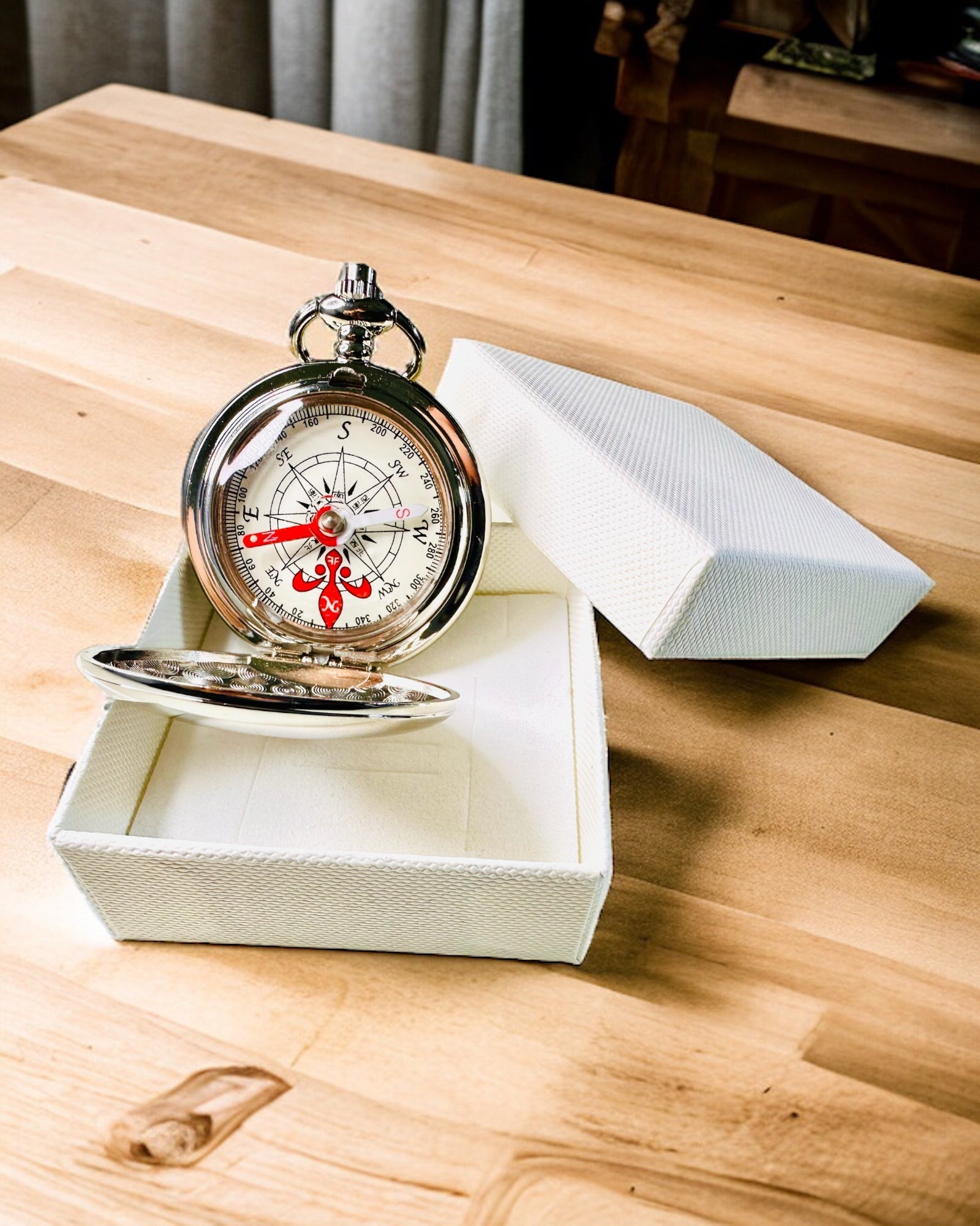 Mini Kompas Odkrywca, Przenośny i Elegancki, Idealny do Plecaków i Outdooru