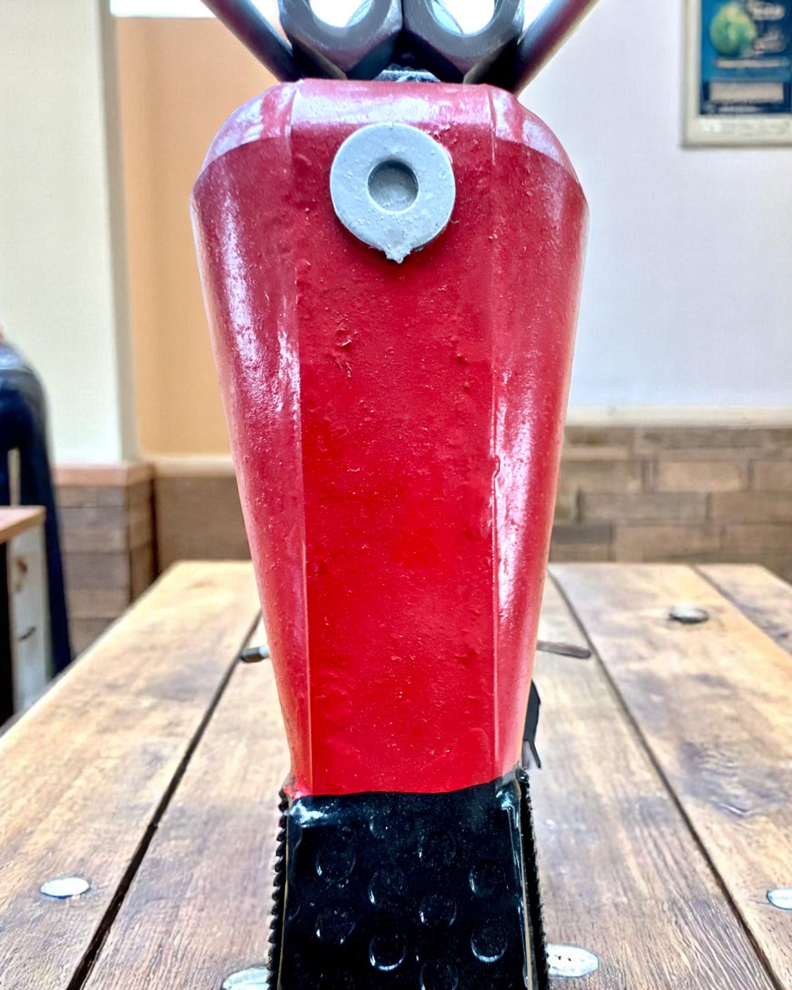 Металевий Стійка для Вина 40 см довжини, у формі мотоцикла з можливістю гравіювання на подарунок