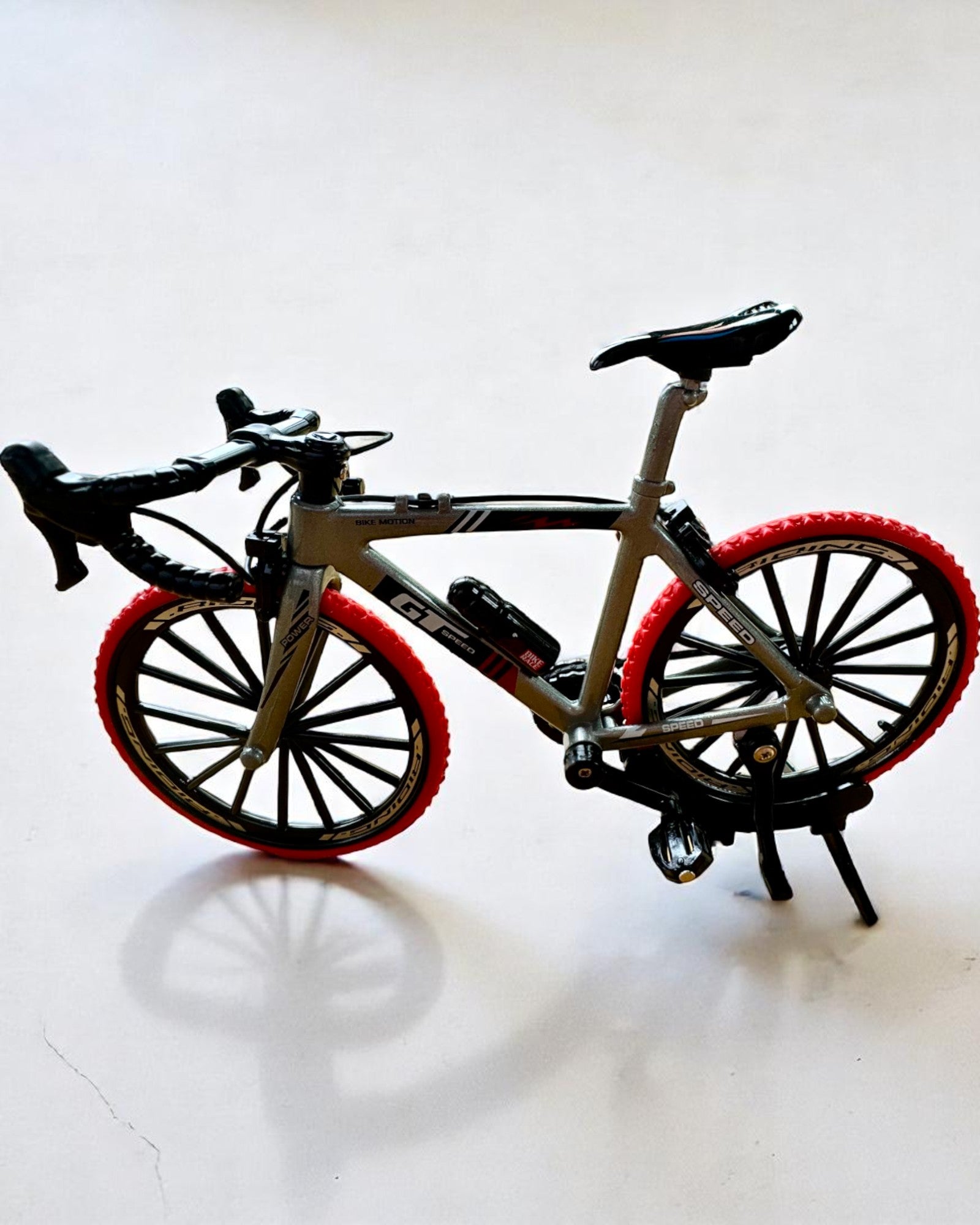 Mini Rower „Speedster” – sběratelský model s možností gravírování, 2 varianty na výběr
