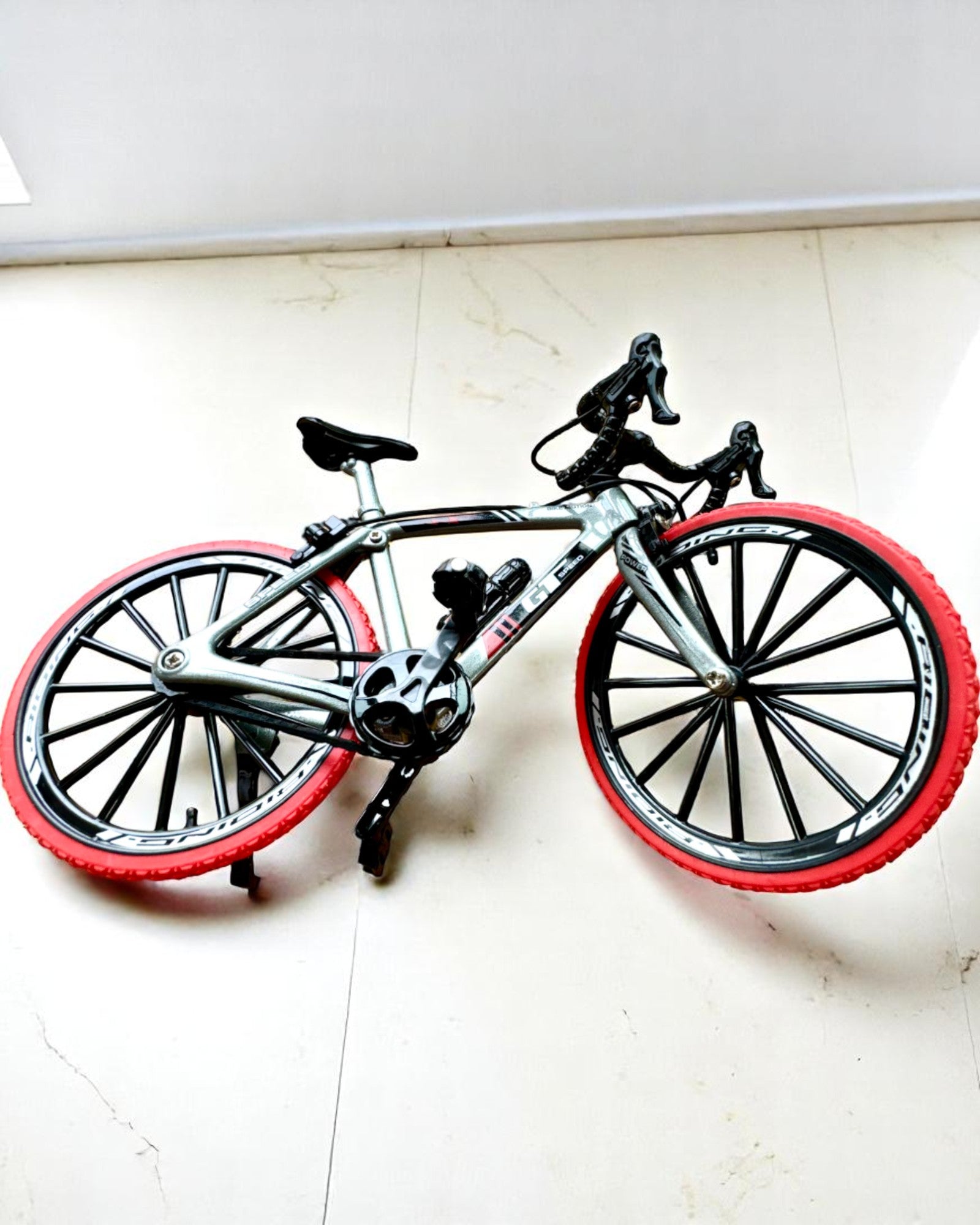 Mini Rower „Speedster” – sběratelský model s možností gravírování, 2 varianty na výběr