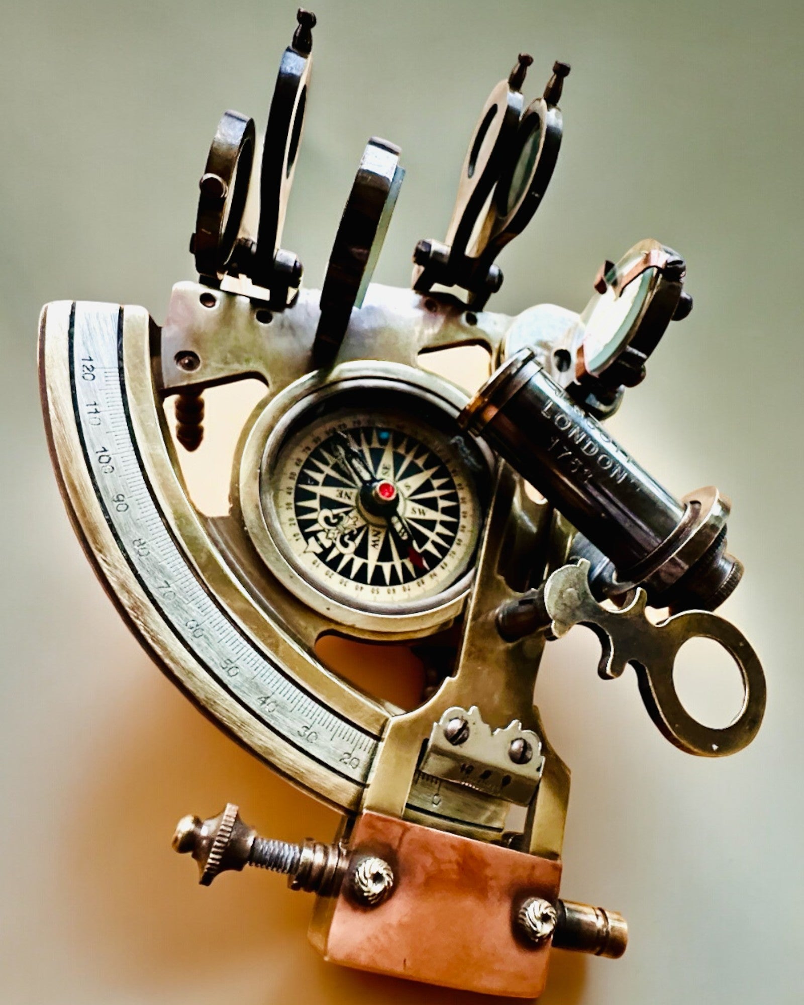 Секстант Premium з Античним Компасом - можливість персоналізації гравіюванням