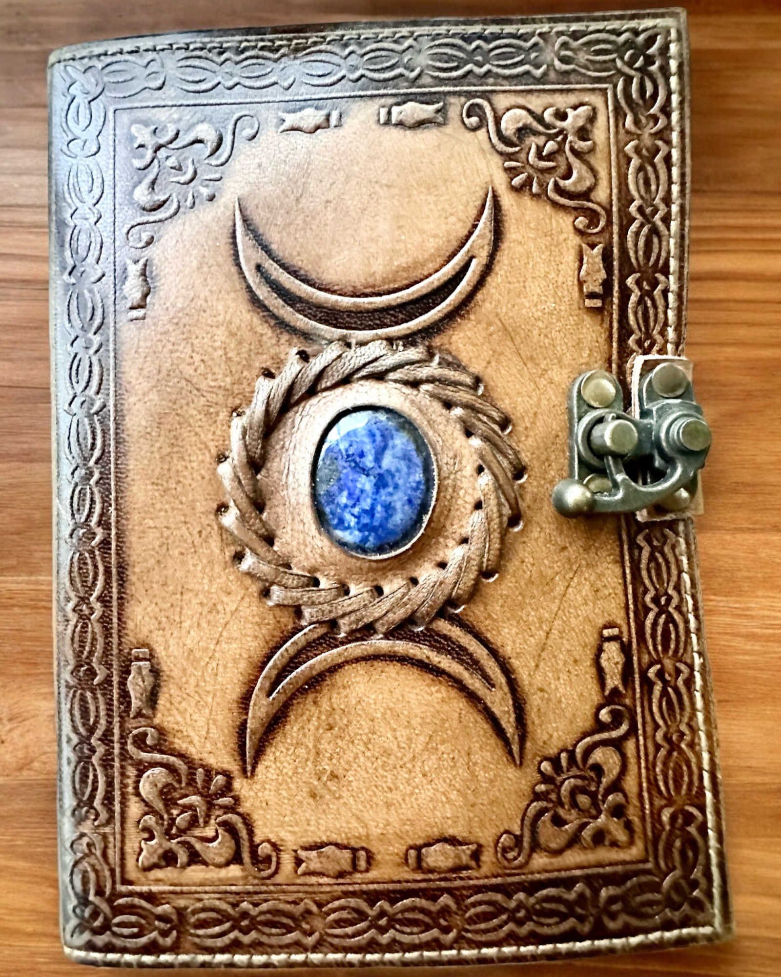 Prémiový deník, antický vzor, kožený zápisník "Magická kronika" 200 stran, 2 varianty na výběr, personalizace gravírováním