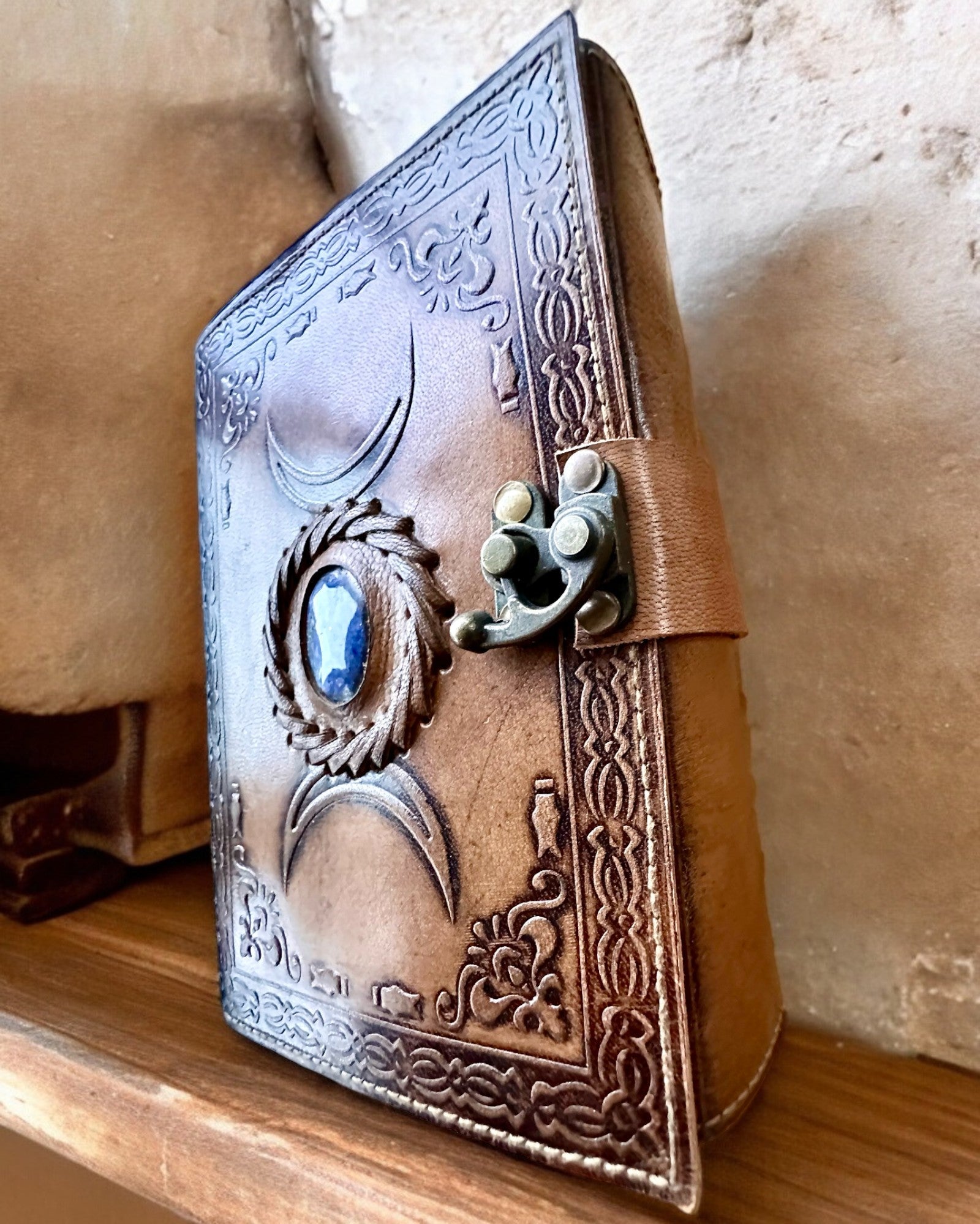 Prémiový deník, antický vzor, kožený zápisník "Magická kronika" 200 stran, 2 varianty na výběr, personalizace gravírováním