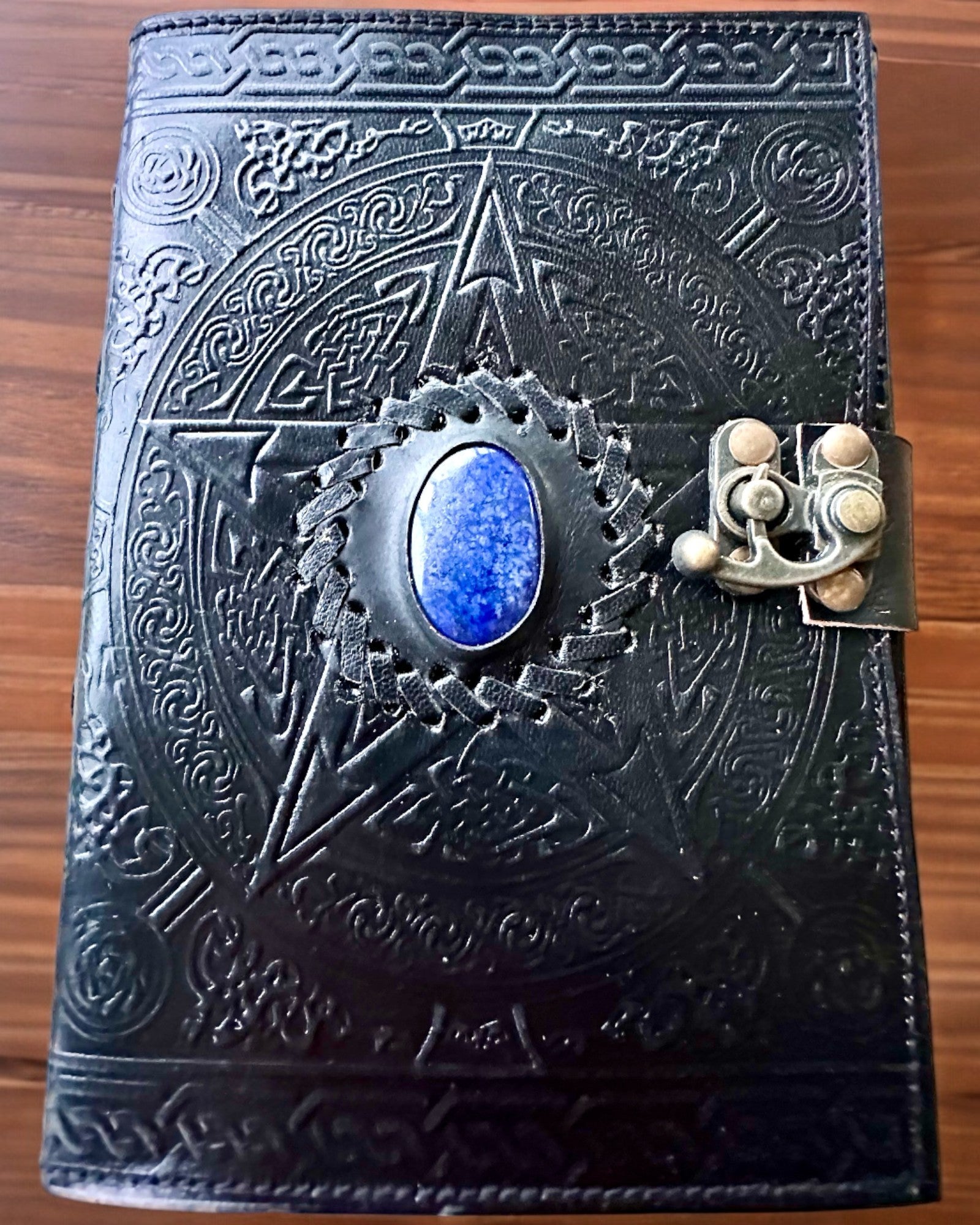 Prémiový deník, antický vzor, kožený zápisník "Magická kronika" 200 stran, 2 varianty na výběr, personalizace gravírováním