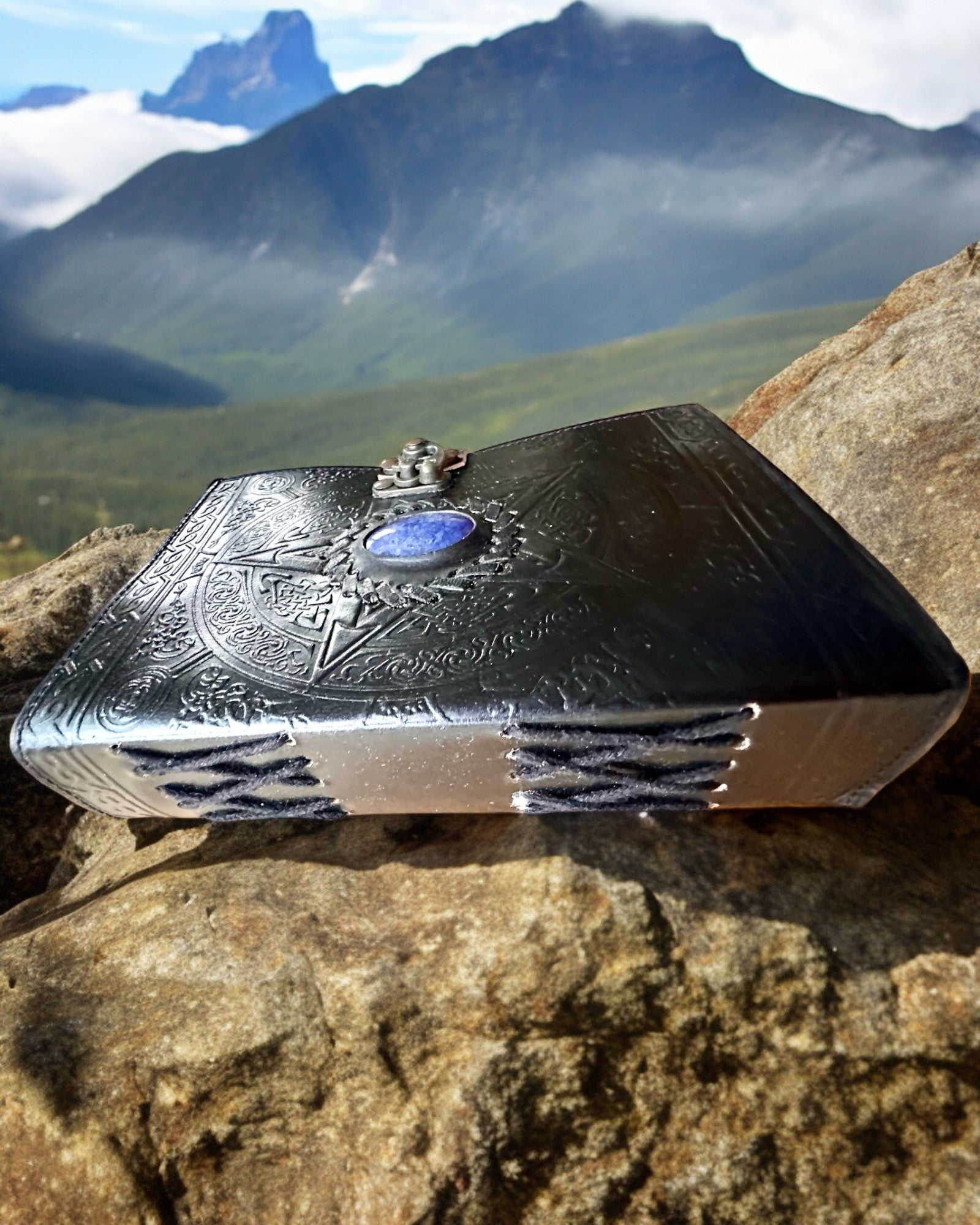 Prémiový deník, antický vzor, kožený zápisník "Magická kronika" 200 stran, 2 varianty na výběr, personalizace gravírováním