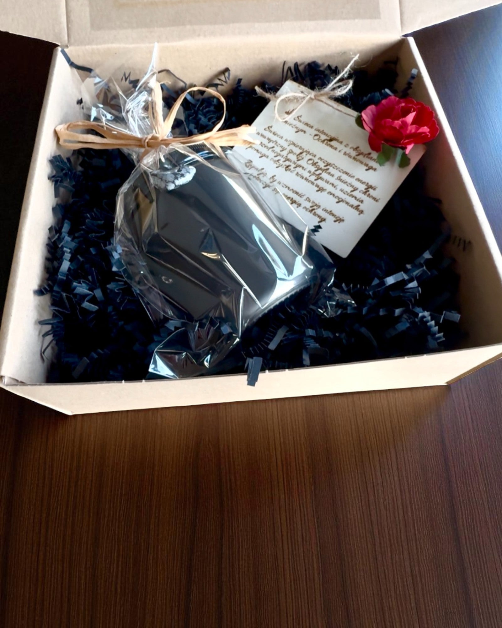 Соєва інтенційна свічка Обсидіан – впевненість у собі та внутрішня сила, 250 мл, можливість персоналізації для подарунка