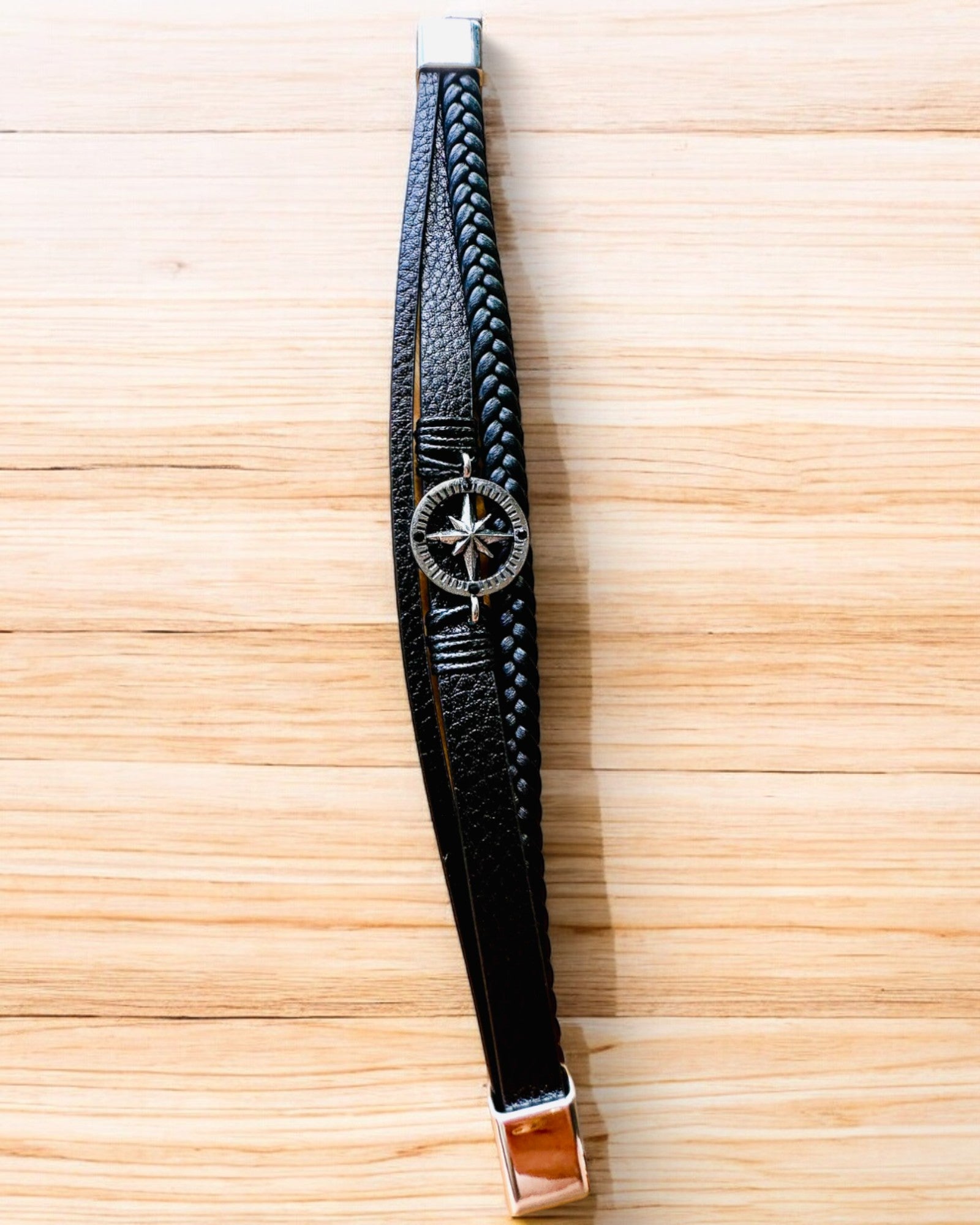 Náramek "Compass Adventure" - možnost personalizace gravírováním jako dárek, 2 barevné varianty na výběr