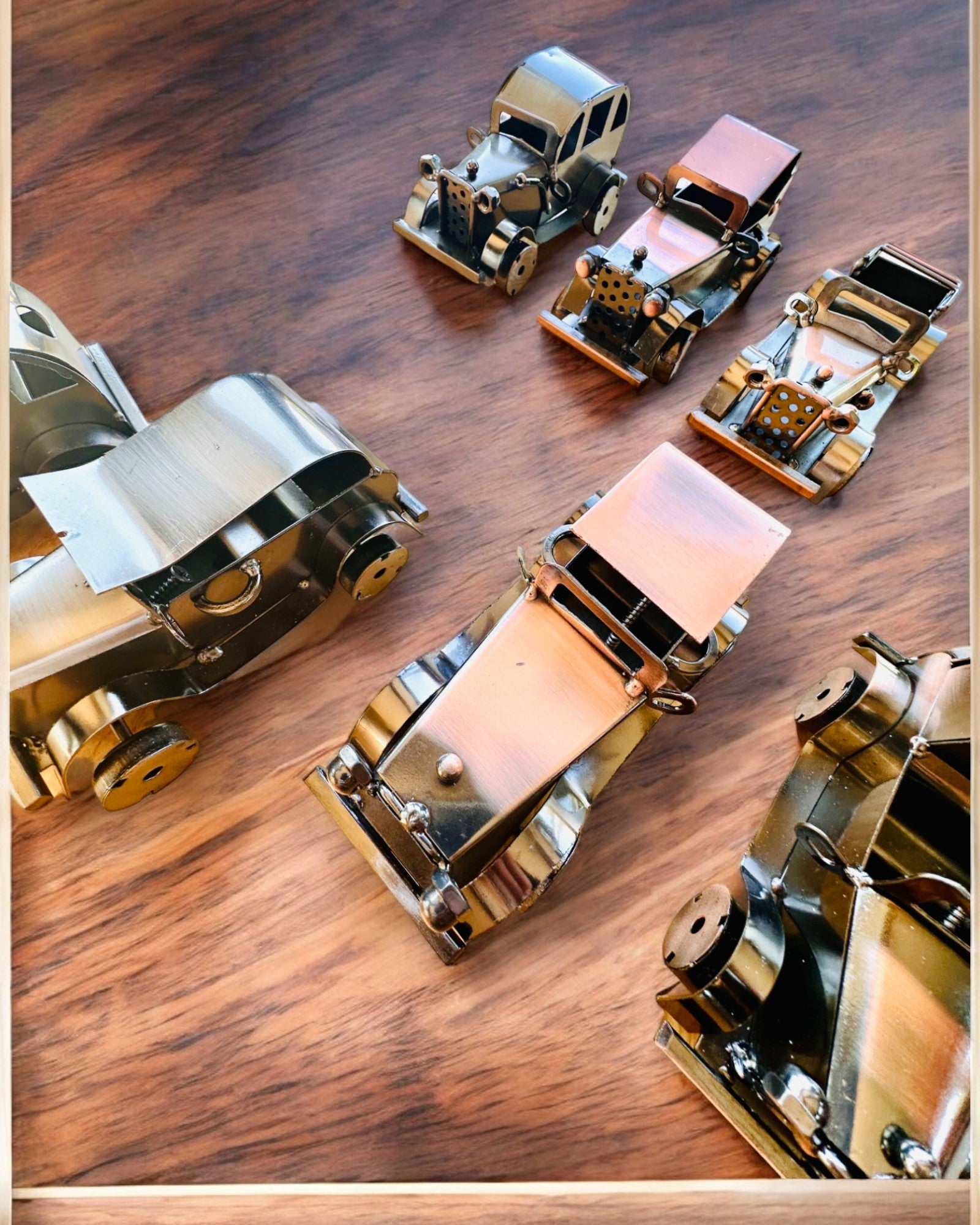 Retro klasické autíčko, auto, z železa - Kolekce "Vintage Drive", model auta, personalizace gravírováním jako dárek