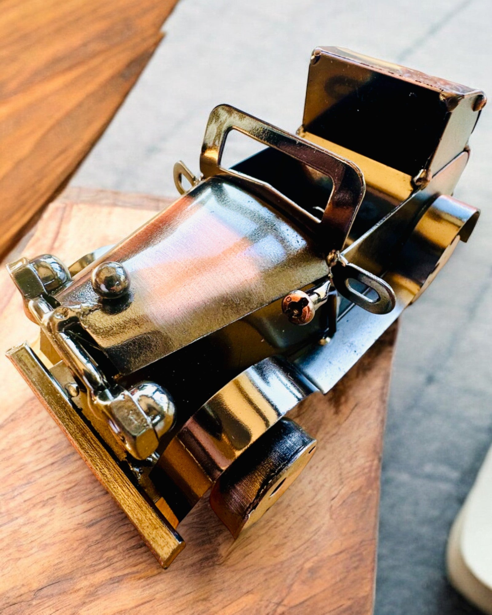 Retro klasické autíčko, auto, z železa - Kolekce "Vintage Drive", model auta, personalizace gravírováním jako dárek