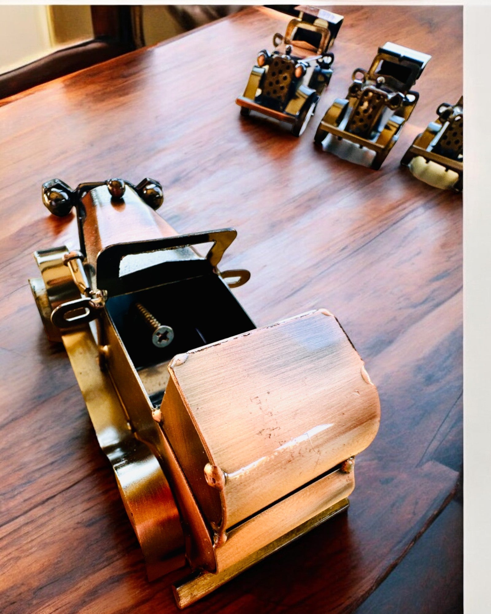 Retro klasické autíčko, auto, z železa - Kolekce "Vintage Drive", model auta, personalizace gravírováním jako dárek