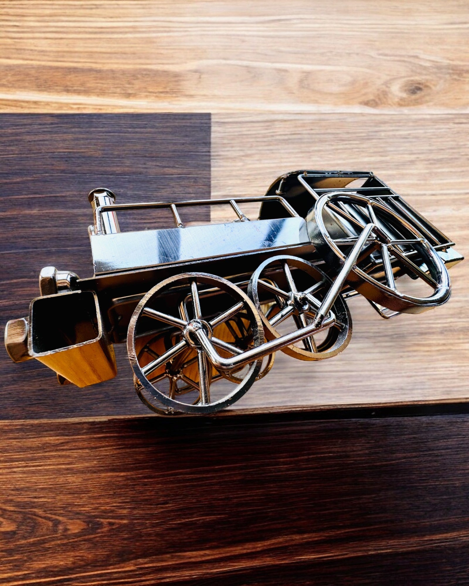 Локомотив з заліза «Retro Express» – декорація, модель, ручної роботи з можливістю гравірування на подарунок