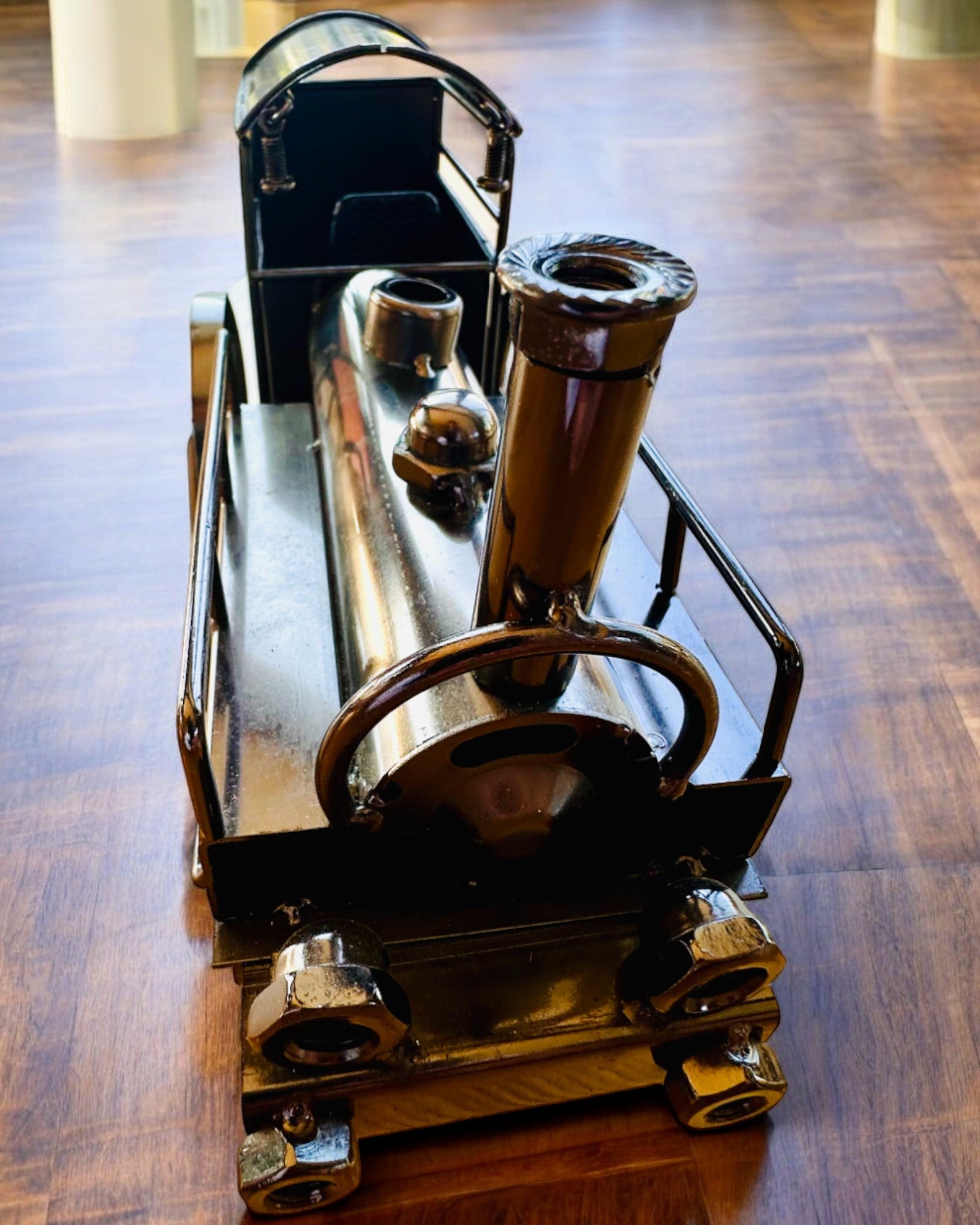 Локомотив з заліза «Retro Express» – декорація, модель, ручної роботи з можливістю гравірування на подарунок