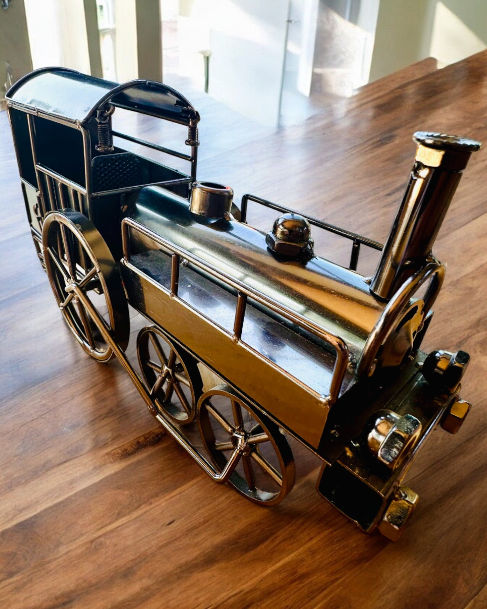 Локомотив з заліза «Retro Express» – декорація, модель, ручної роботи з можливістю гравірування на подарунок