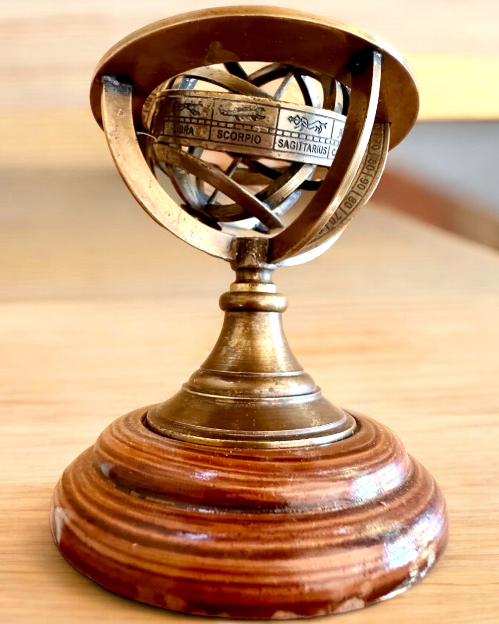 Astrolabium Artis 2 - 30 cm výška, Ručně Vyrobené s Možností Gravírování, dekorace do kanceláře, premium