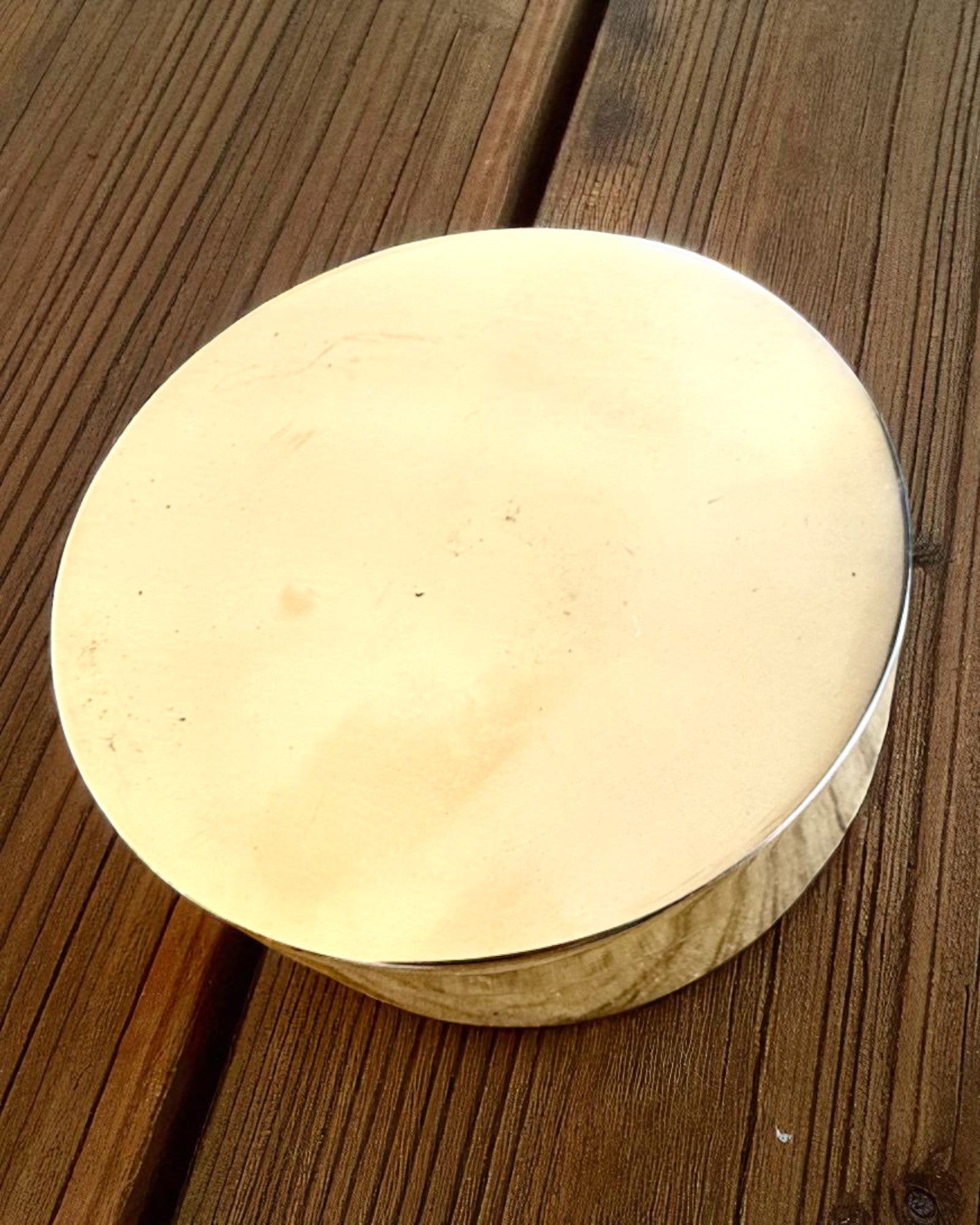 Sluneční kompas Voyager 7cm – mosazné sluneční hodiny s kompasem, personalizace gravírováním jako dárek