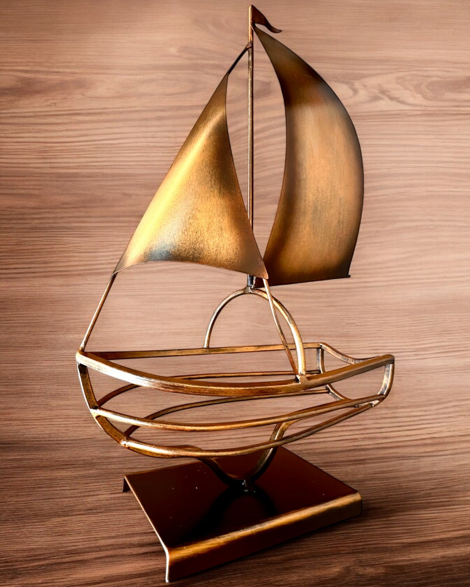 Металевий Стійка для Вина 45 см висоти, "Морська Фантазія" - у Формі Вітрильника з Можливістю Гравіювання на подарунок