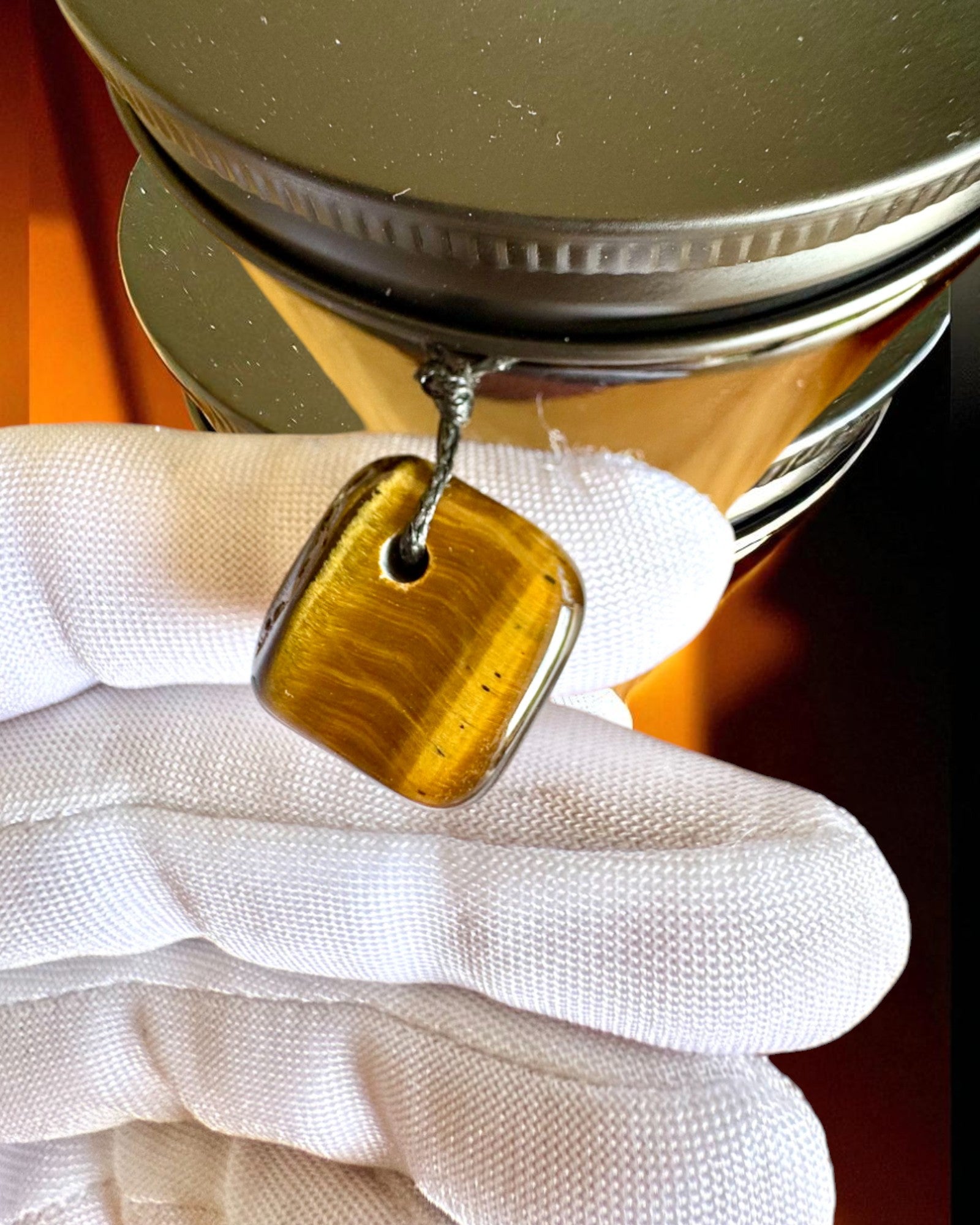 Intentional Candle Tiger Power – Confidence and Prosperity, 250 ml, option to personalize the lid for a gift