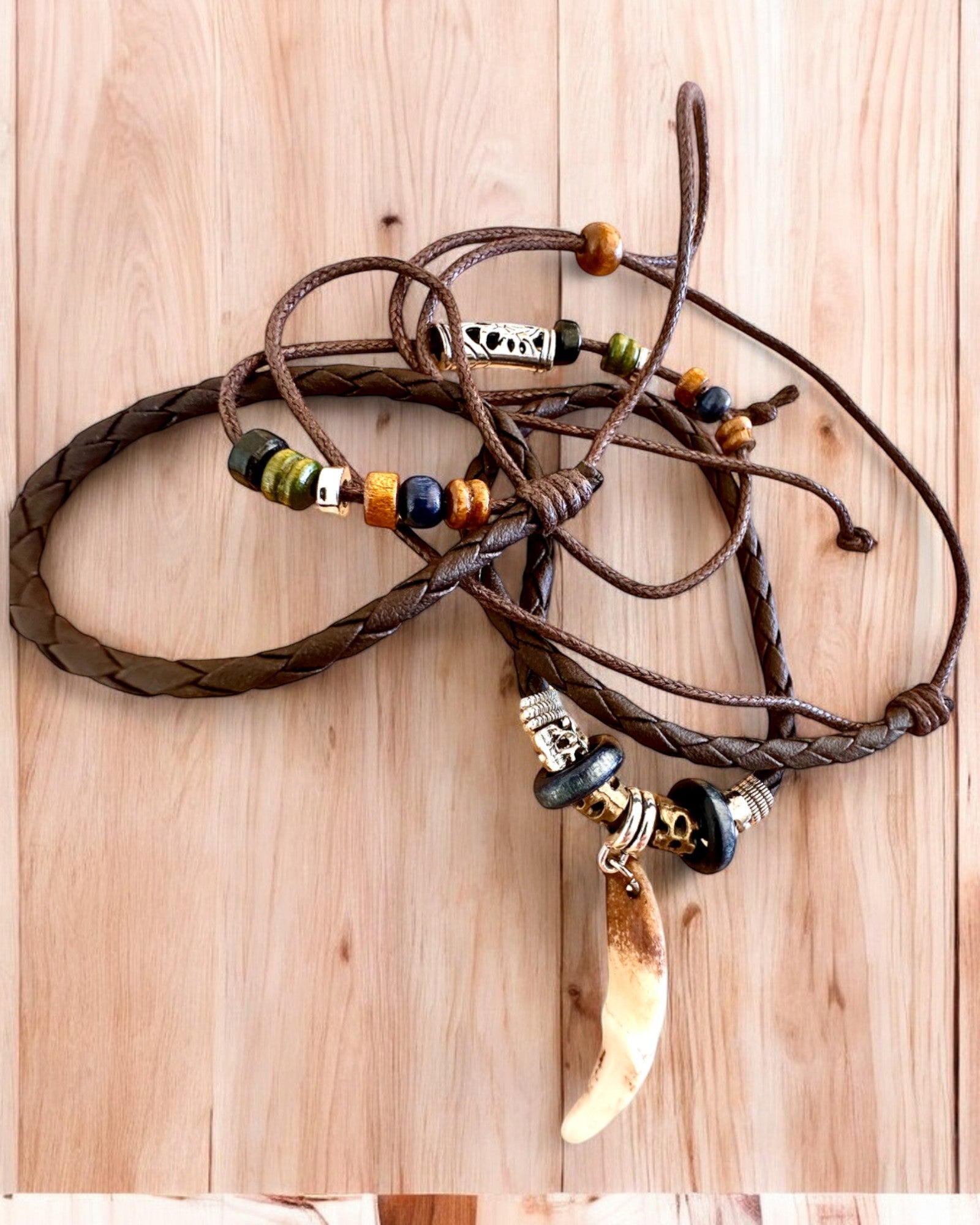 Wilczy Ząb - Colierul Puterii - posibilitate de personalizare cu gravură pentru cadou