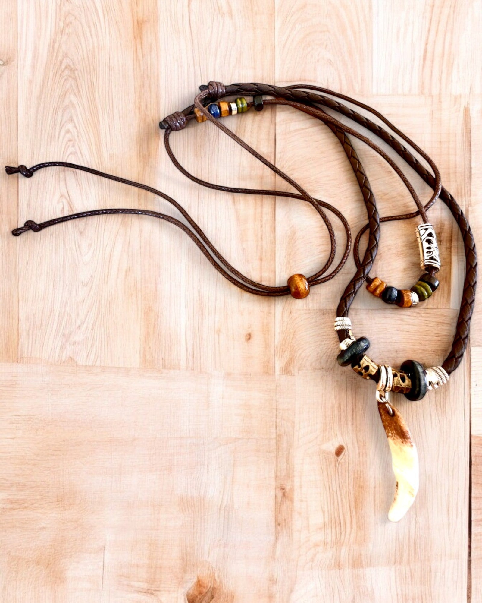 Wilczy Ząb - Colierul Puterii - posibilitate de personalizare cu gravură pentru cadou