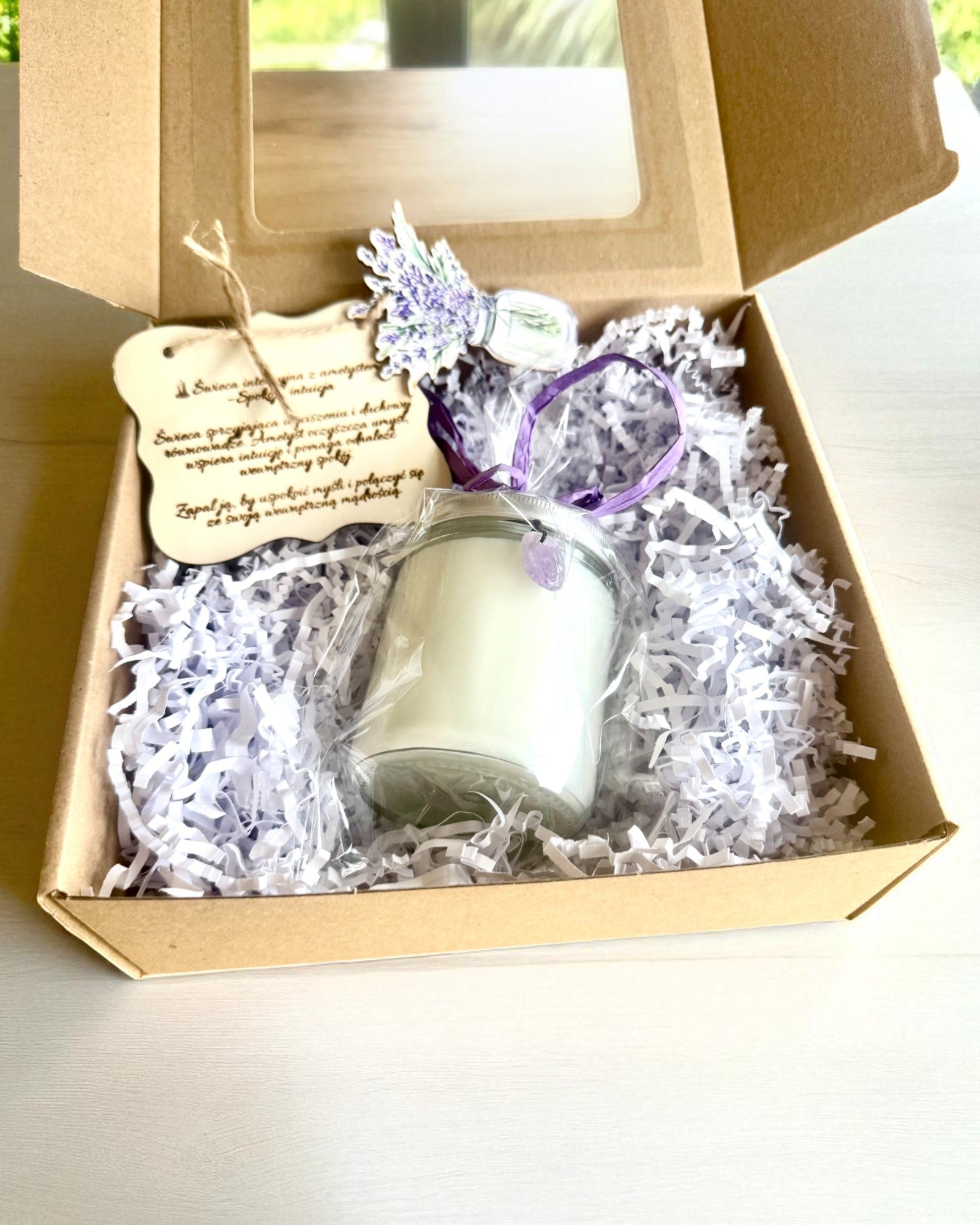 Lumânare din soia pentru intenții Ametist – liniște, armonie și purificare, 250 ml, posibilitate de personalizare pentru cadou