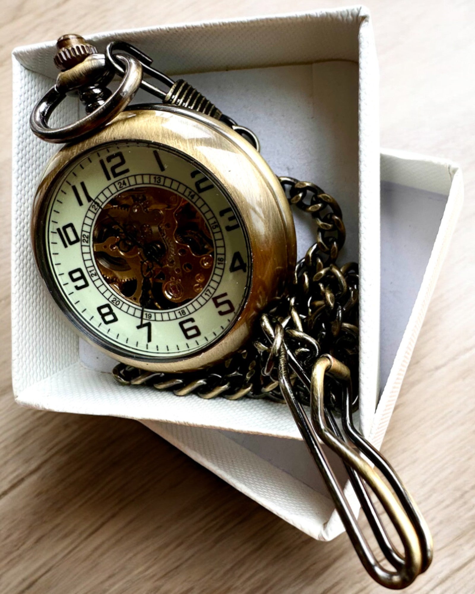 Classic Pocket Watch "Oldtimer" - stylish retro elegance, customizable with engraving for a gift