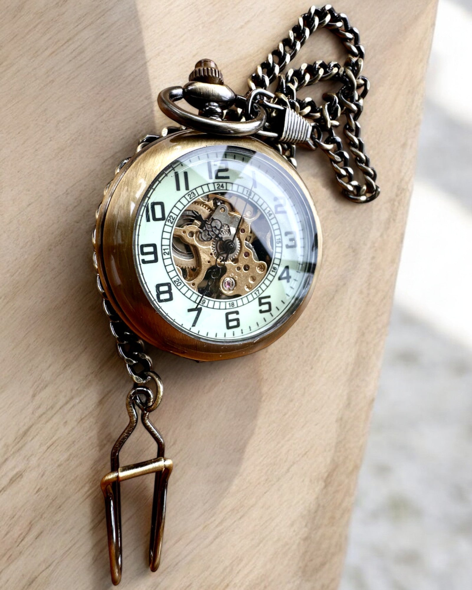Classic Pocket Watch "Oldtimer" - stylish retro elegance, customizable with engraving for a gift