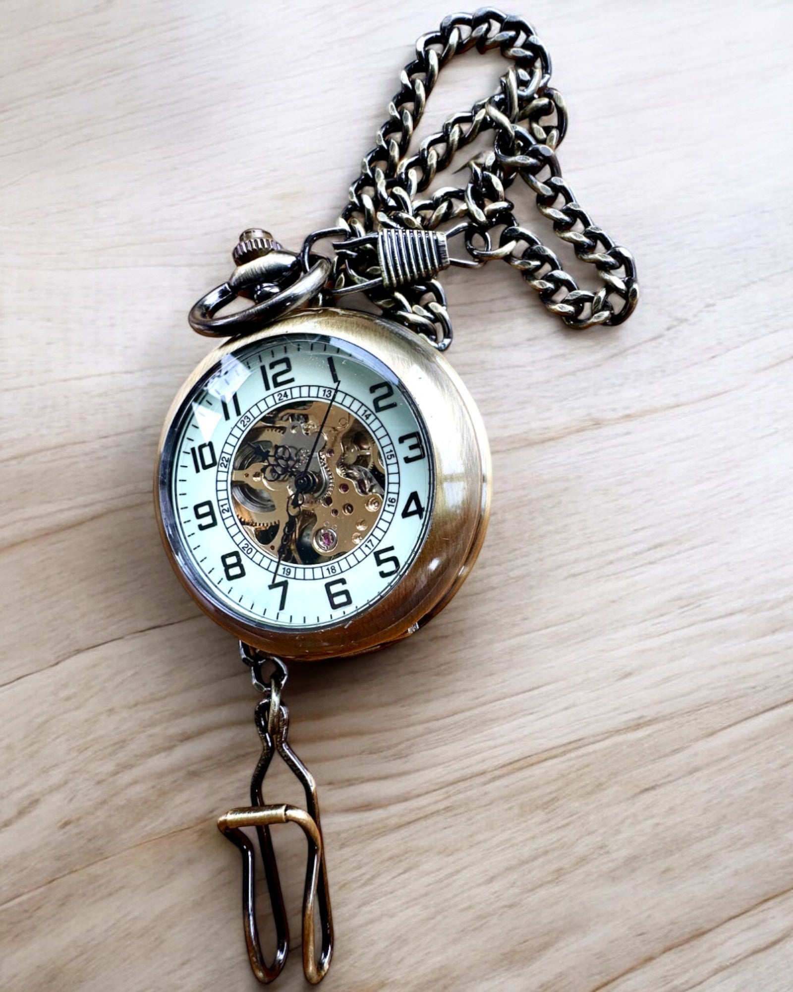 Classic Pocket Watch "Oldtimer" - stylish retro elegance, customizable with engraving for a gift