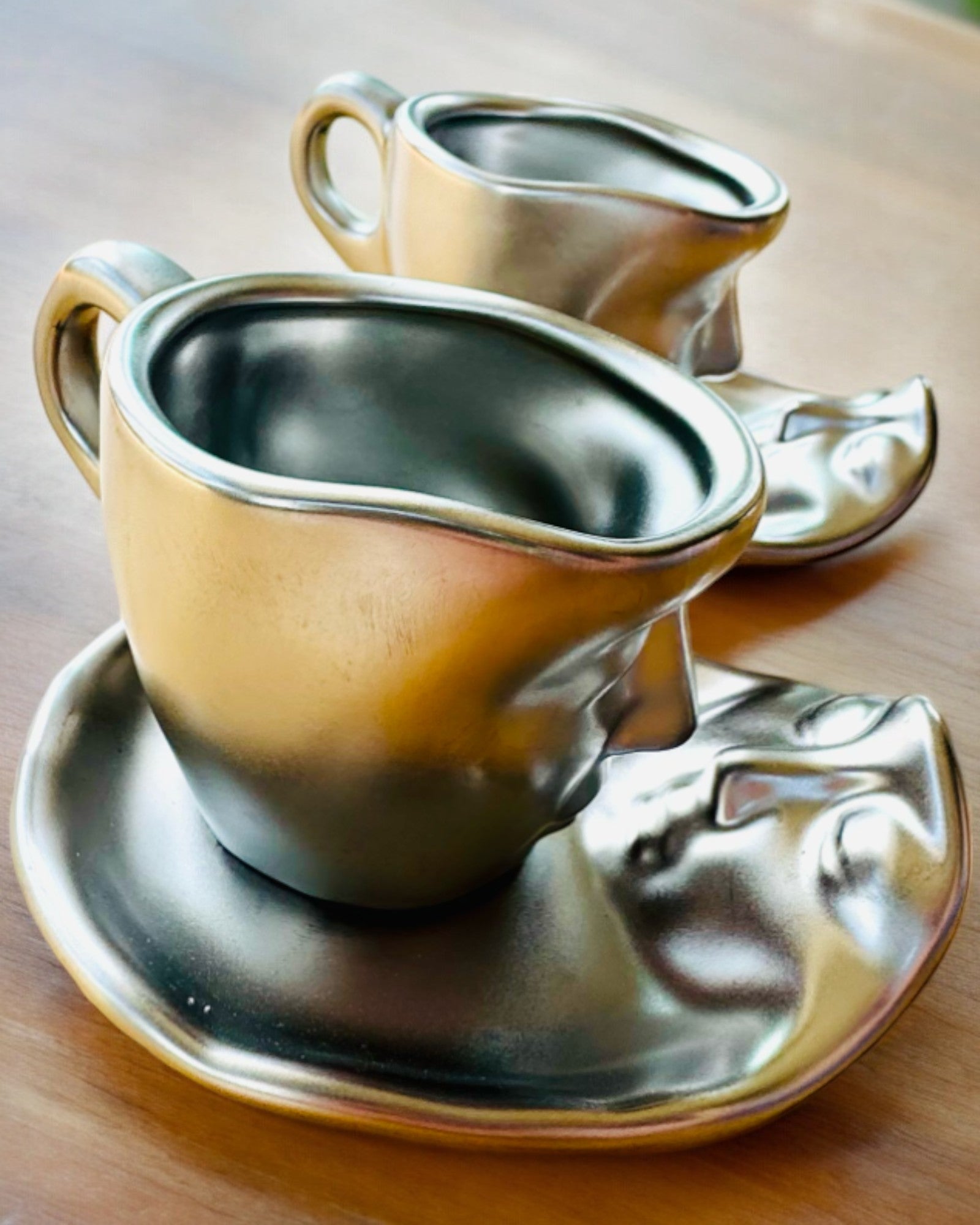 Elegantní keramické šálky „Maska“ – Sada 2 ks - možnost personalizace gravírováním jako dárek