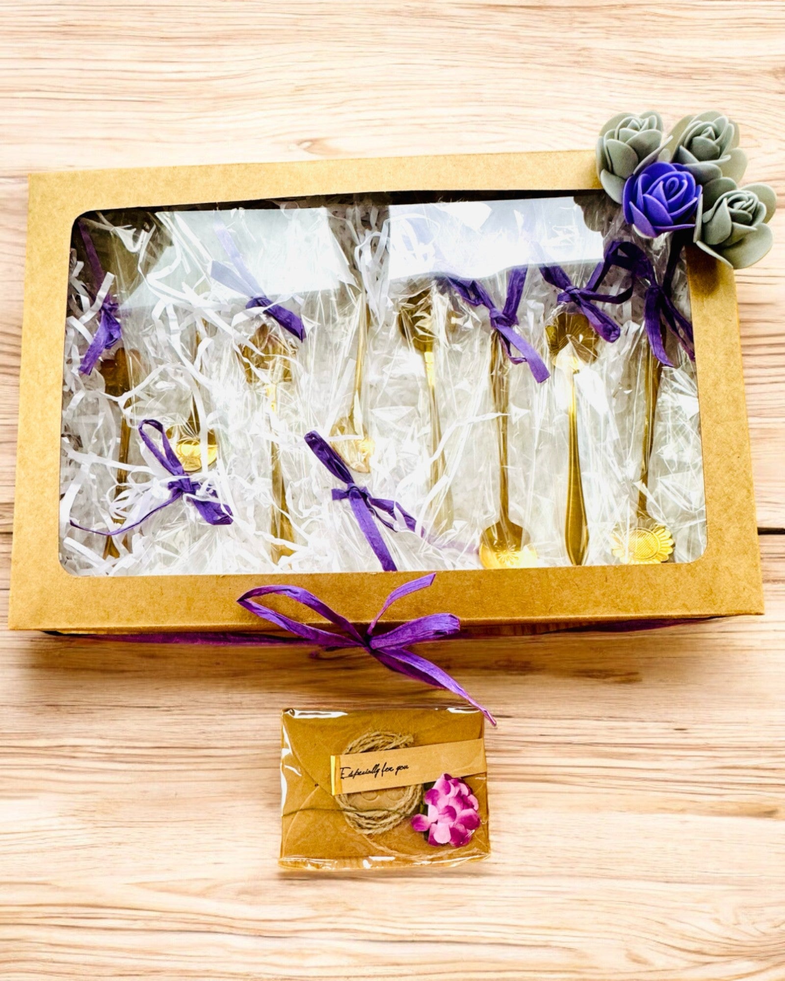 Sada lžiček "Květinová rapsodie" - personalizace gravírováním jako dárek, 2 varianty na výběr