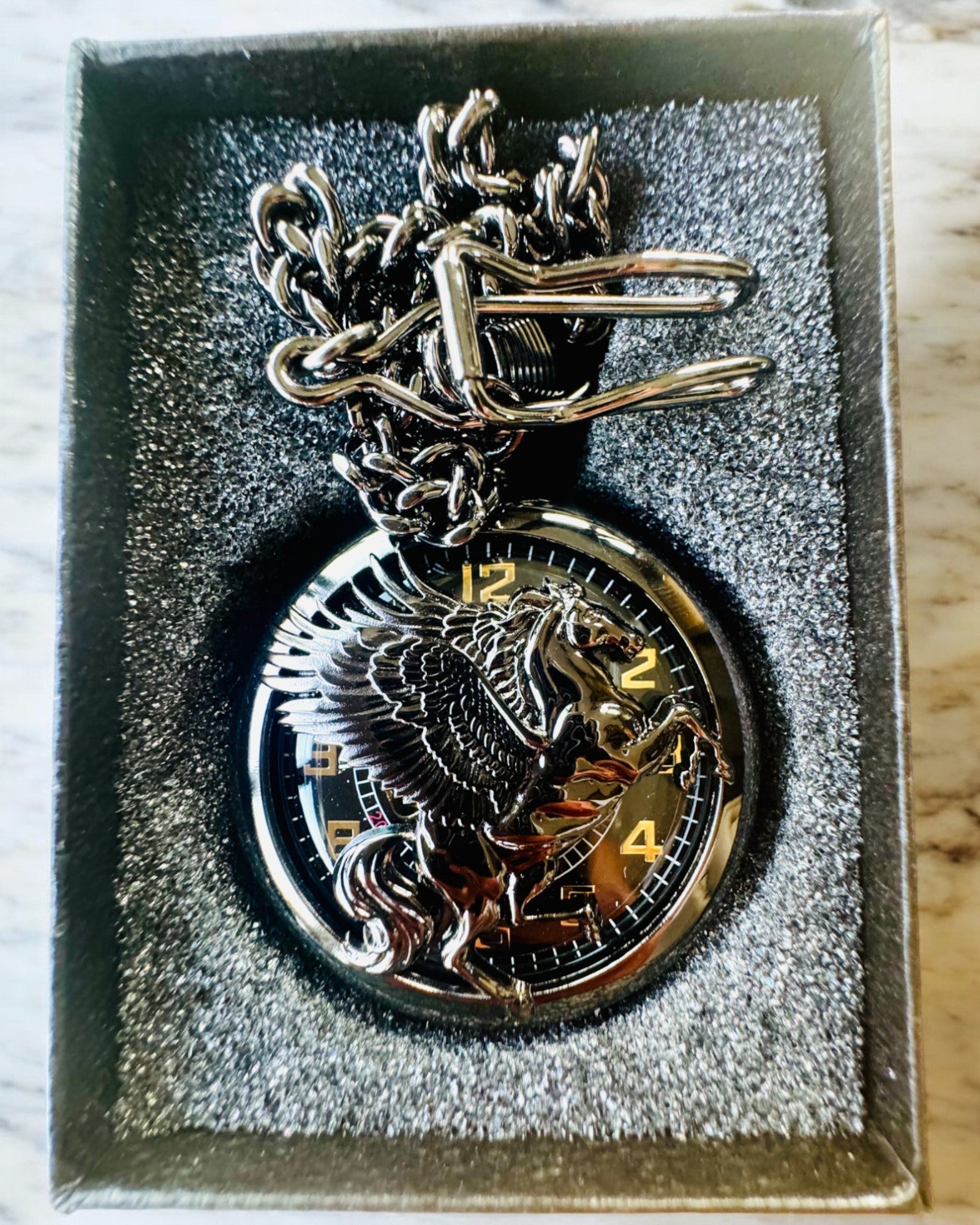 Ceas de buzunar "Equus Tempus" - Negru cu motiv de cal, posibilitate de personalizare cu gravură - cadran negru