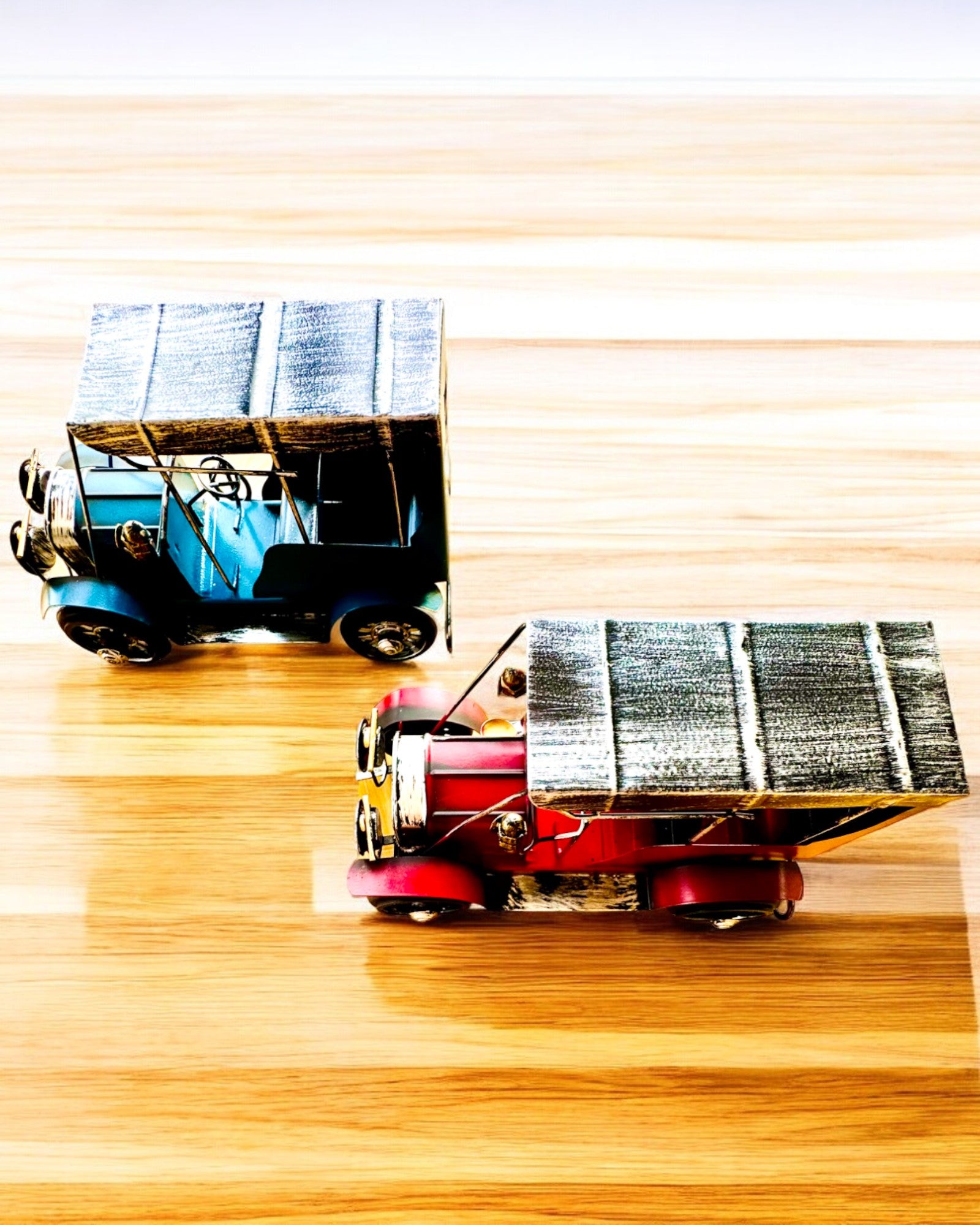 Класична модель автомобіля Retro - три варіанти з опцією гравіювання на подарунок