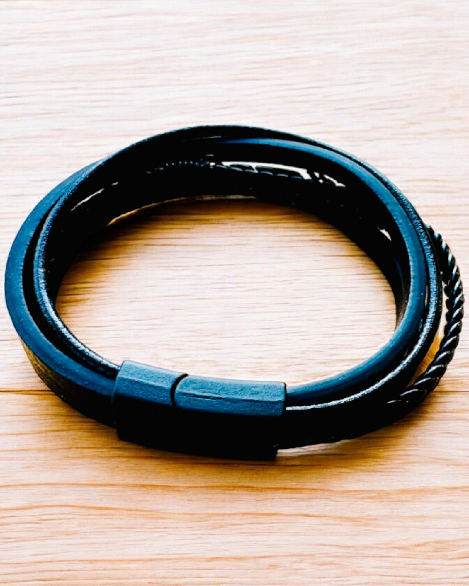 Brățară „Orzeł” cu opțiune de gravare, 3 variante de culoare