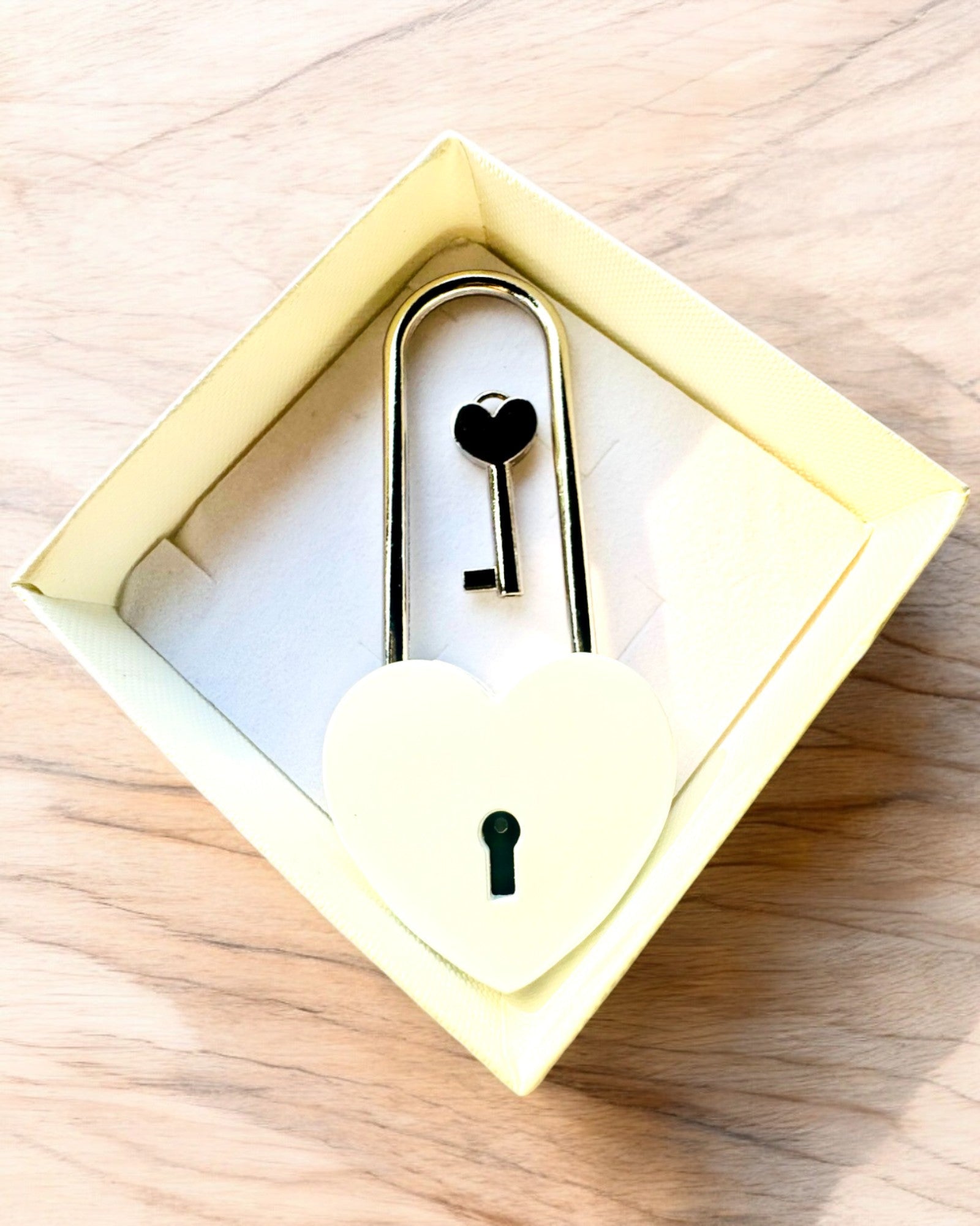 Магічні Замки Кохання з Опцією Гравіювання на подарунок, 5 варіантів кольорів на вибір