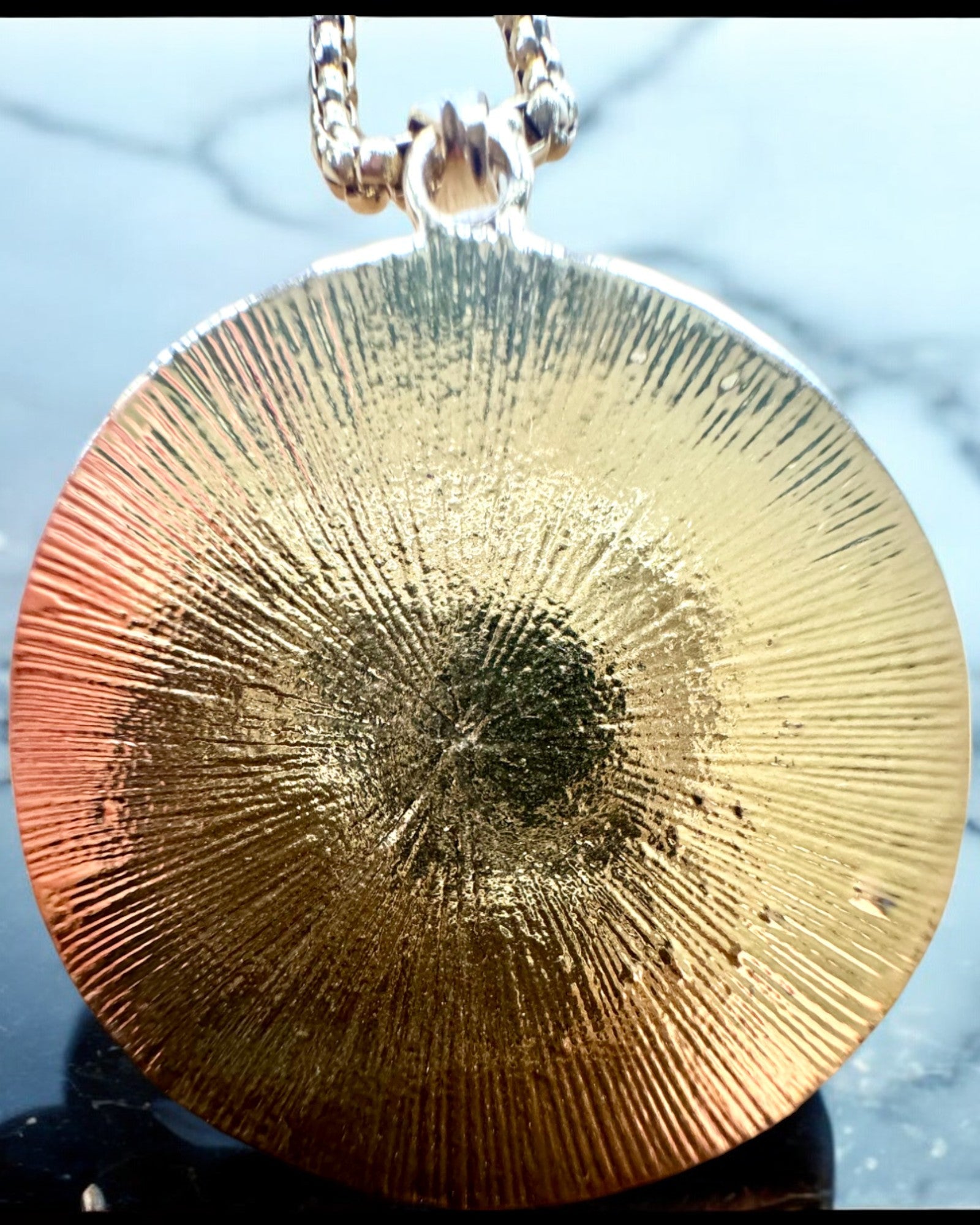 Amulet "Oko Horusa" - Elegance a Ochrana, možnost personalizace gravírováním jako dárek