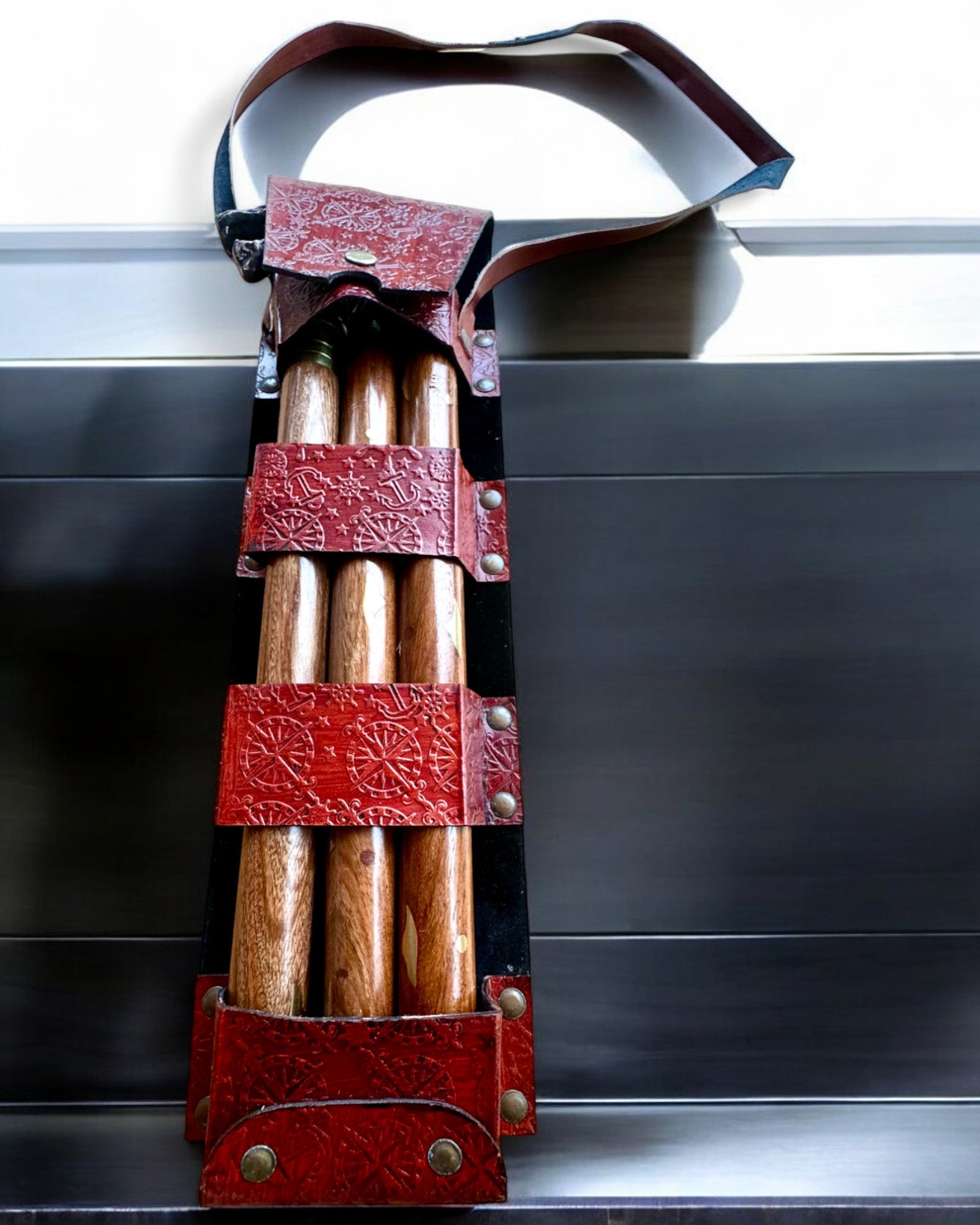 Kožené pouzdro, obal na vycházkové hole - možnost personalizace gravírováním jako dárek