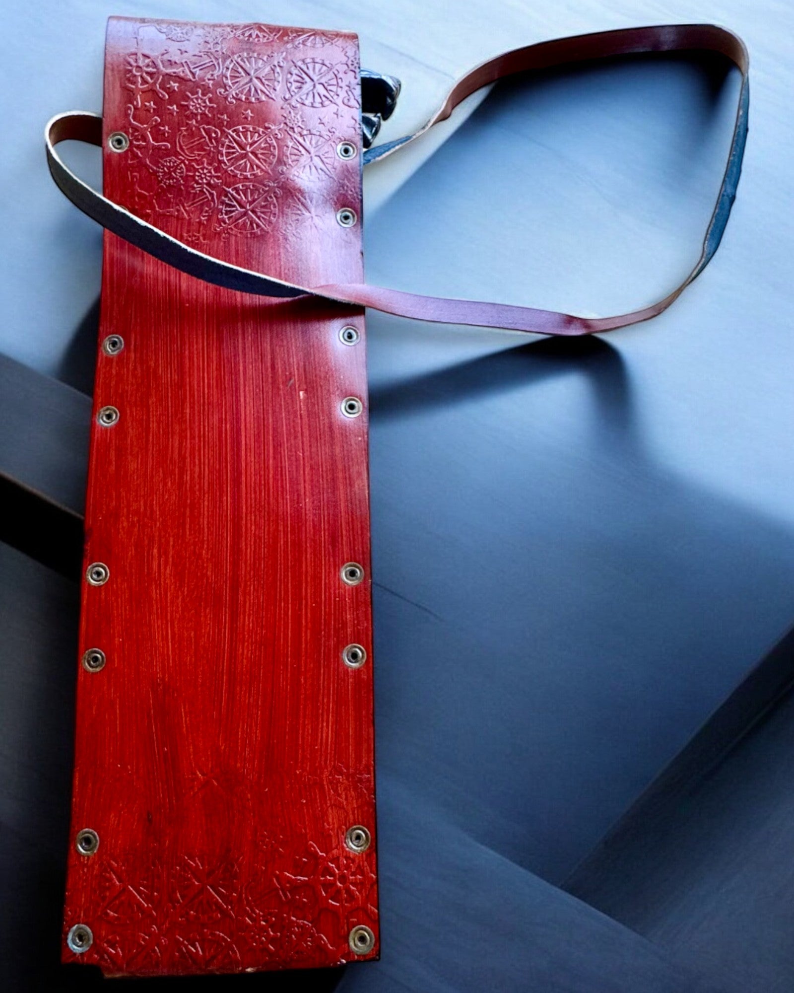 Kožené pouzdro, obal na vycházkové hole - možnost personalizace gravírováním jako dárek