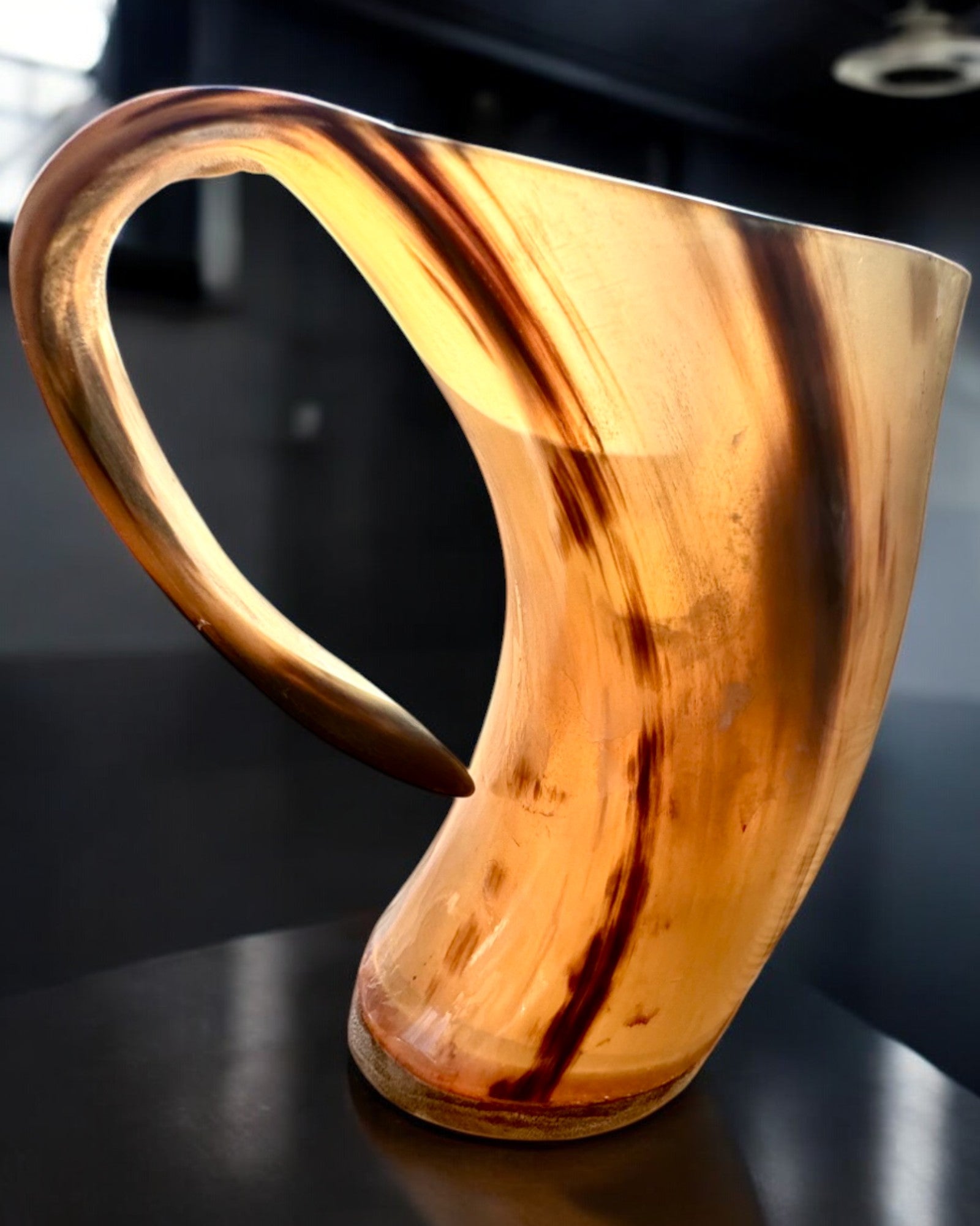 Compact, 350 ml, Masterpiece Carved Mug with Customizable Engraving - 2 Color Variants