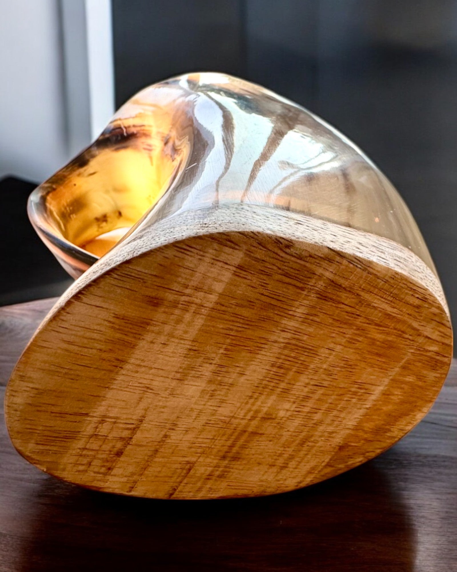 Compact, 350 ml, Masterpiece Carved Mug with Customizable Engraving - 2 Color Variants