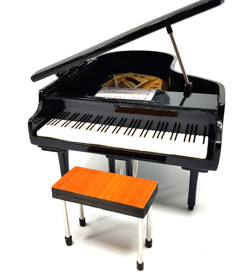 Mini fortepian z możliwością personalizacji grawerem, czarny, ręcznie wykonany z balsy, skala 1:10, idealny na prezent dla pianistów i miłośników muzyki, wysokość 8 cm