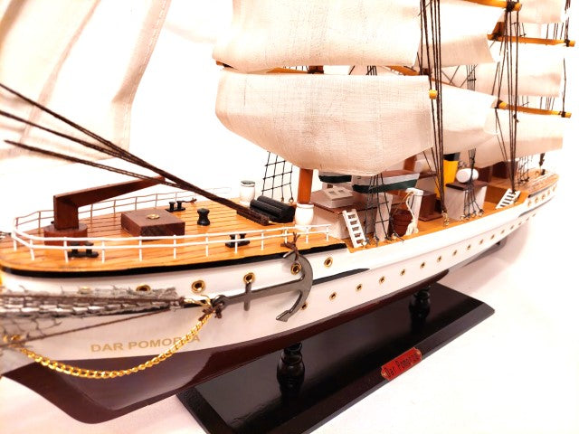 Model żaglowca Dar Pomorza 80cm z możliwością personalizacji grawerem