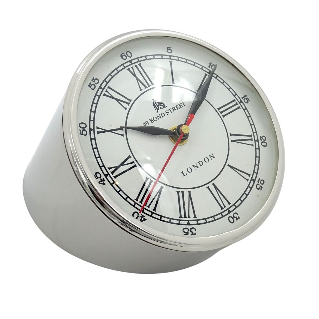 Kovové stolní hodiny CLK-0212 s gravírováním - personalizovaný dárek ve stříbrné, bílé nebo černé barvě, výška 19 cm, moderní styl s římskými a arabskými číslicemi