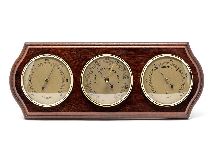Stație meteo Fischer 9176-22 cu barometru, higrometru și termometru în ramă din alamă pe bază din mahon, cu opțiune de personalizare prin gravură