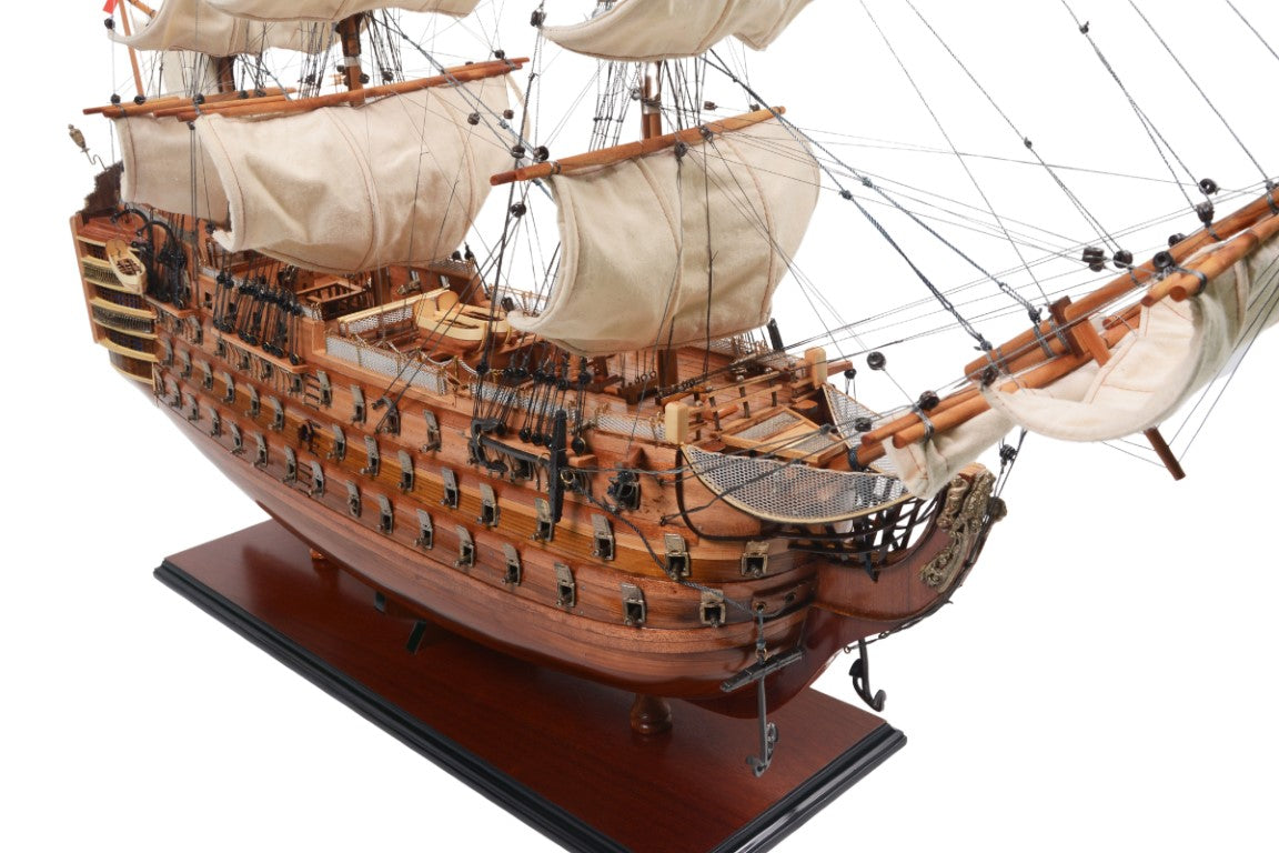 Exclusive model of the HMS Victory sailing ship VIC80R