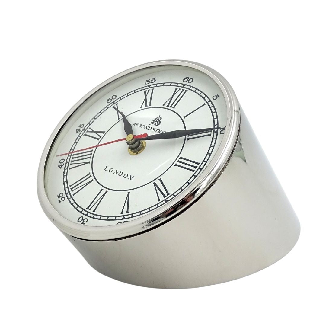 Kovové stolní hodiny CLK-0212 s gravírováním - personalizovaný dárek ve stříbrné, bílé nebo černé barvě, výška 19 cm, moderní styl s římskými a arabskými číslicemi