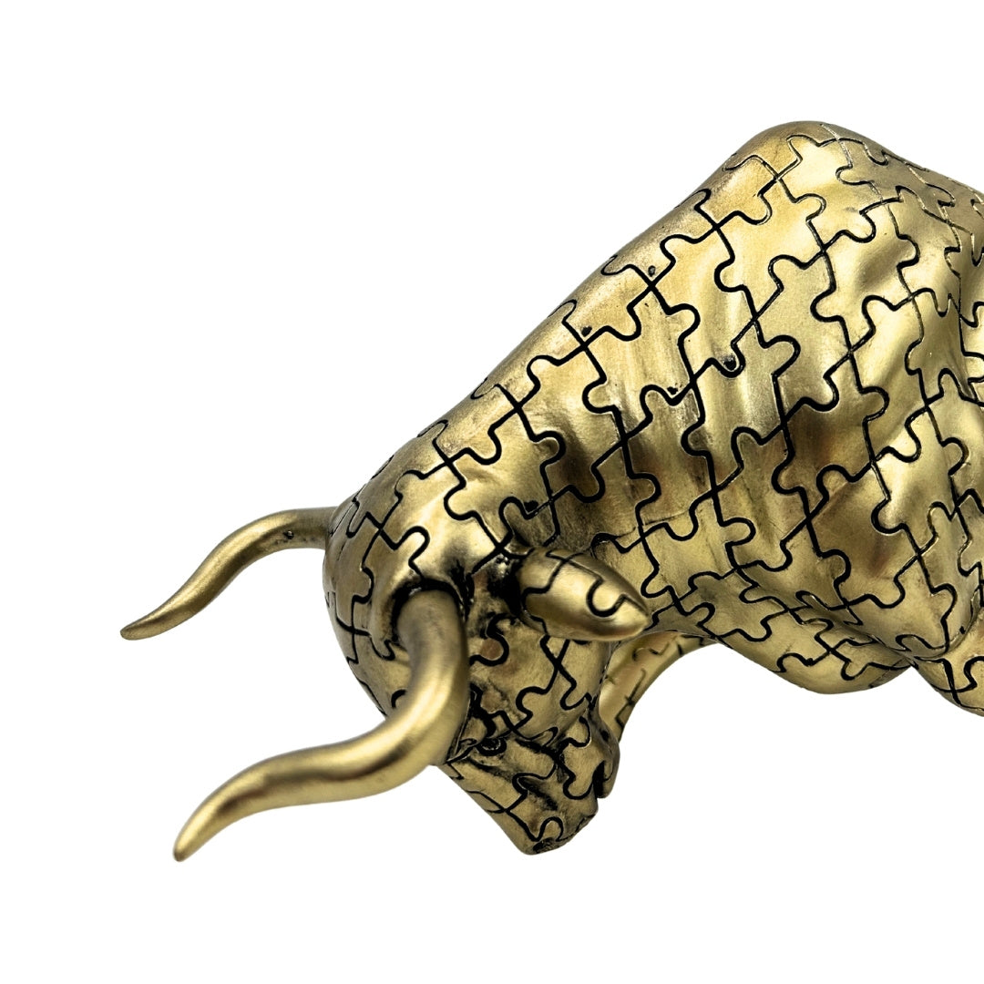 Figurină decorativă taur auriu, cu posibilitate de gravare - Simbol elegant al forței și bogăției, 33,3 cm, polirășină