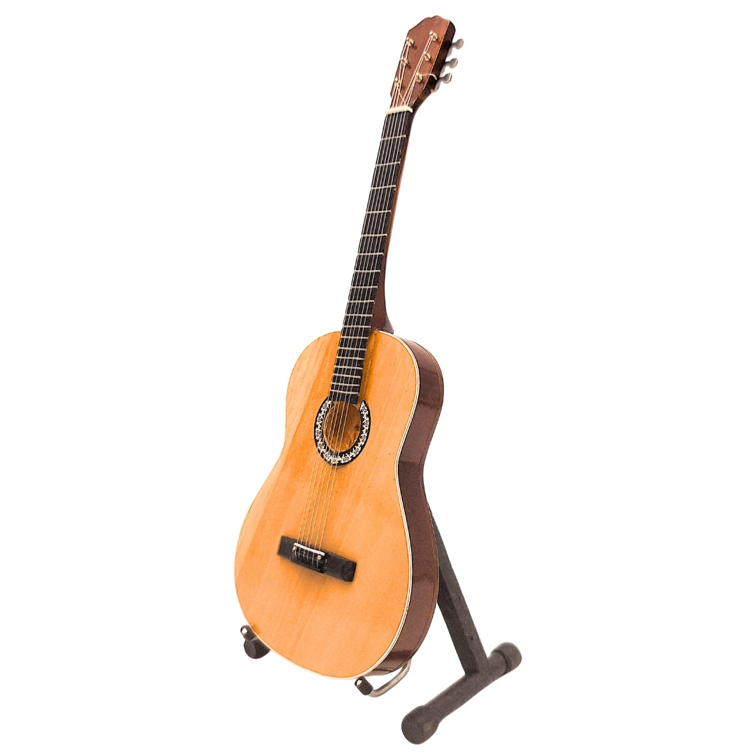 Mini Gitara Klasyczna z Grawerem - Drewniana Dekoracja Mahoniowa 25 cm