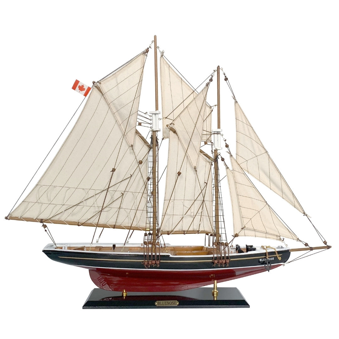 Модель вітрильника Bluenose 80 см з можливістю персоналізації гравіюванням
