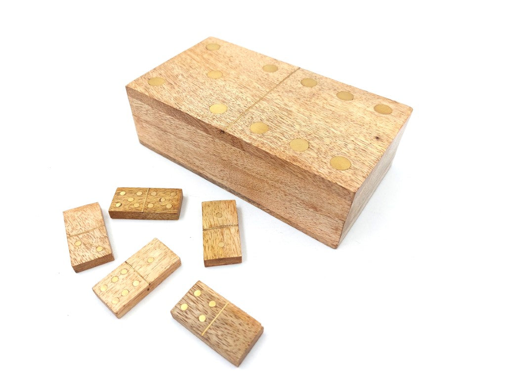 Dřevěné domino z manga v krabičce s gravírováním - personalizovaný dárek pro dospělé, 28 kamenů, mosazné zdobení, rozměry krabičky 15 x 8 x 4,5 cm