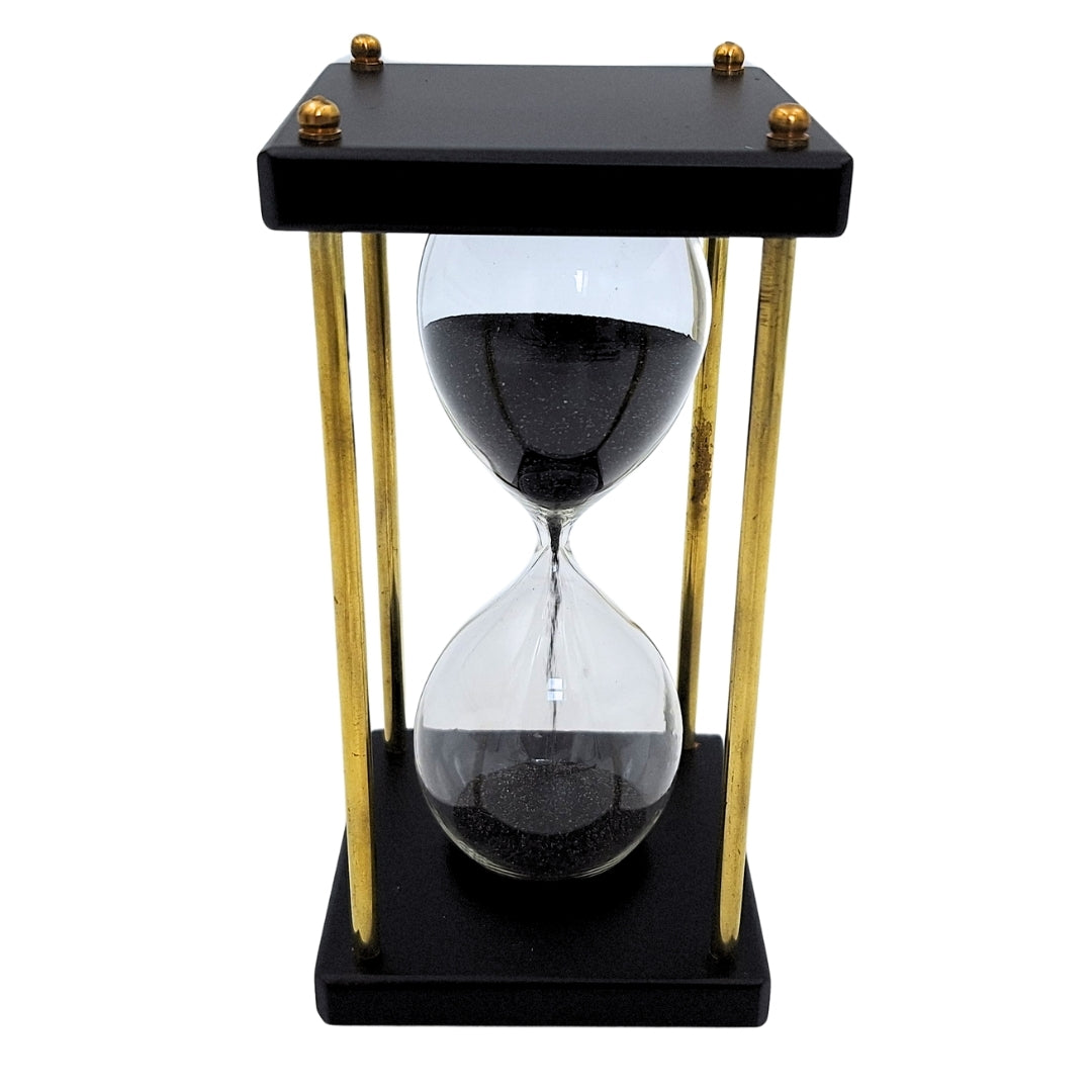 Klepsydra Mosiężno-Drewniana 5 minut z Czarnym Piaskiem z Możliwością Personalizacji Grawerem – Elegancka Dekoracja Retro na Prezent o Wysokości 16 cm