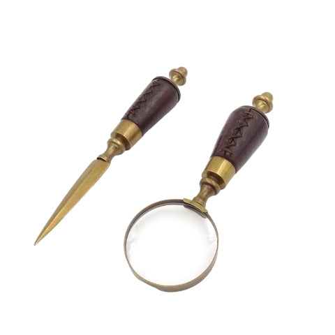 Set de birou cu lupă și cuțit pentru hârtie MIS-0742, cu posibilitate de personalizare prin gravură, finisaj elegant din piele, ideal pentru cadou, dimensiuni: 18 x 7.5 x 3.5 cm (lupă), 18 x 3.5 x 3.5 cm (cuțit)